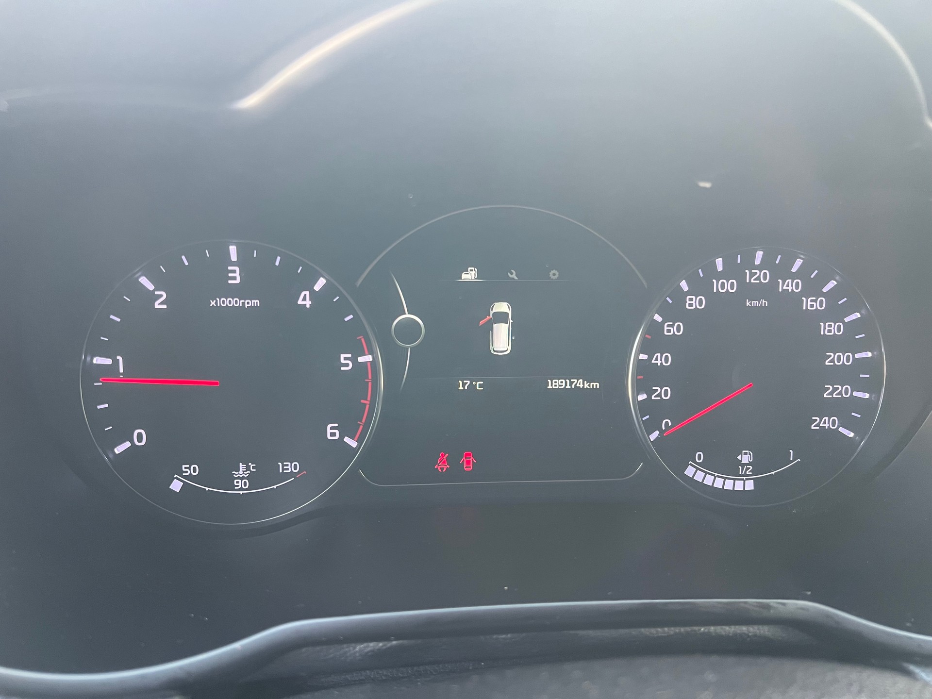 KIA Carens 1.7 CRDi Style-image-11