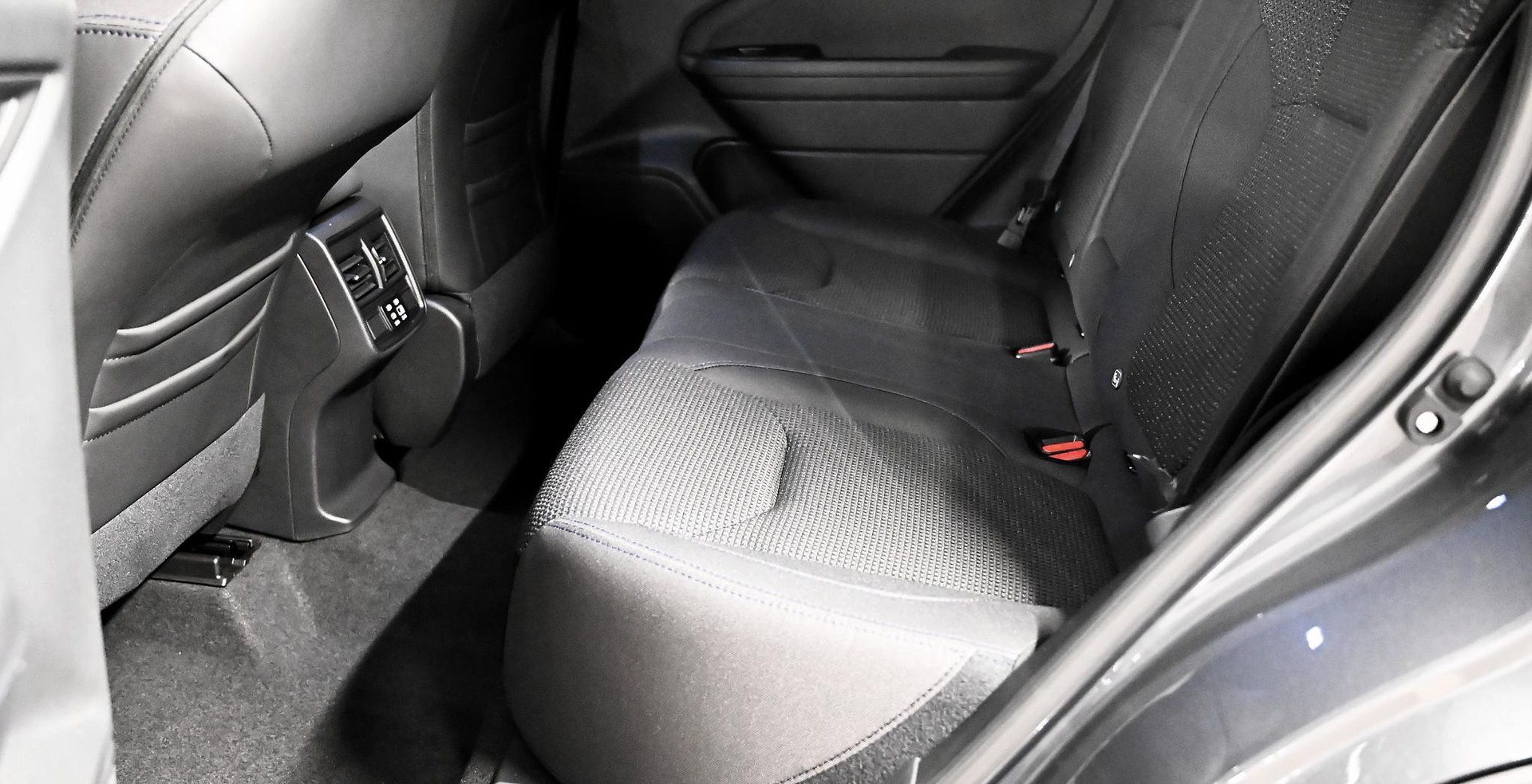 SUBARU Forester Station 2.0i e-Boxer Swiss Plus-image-7