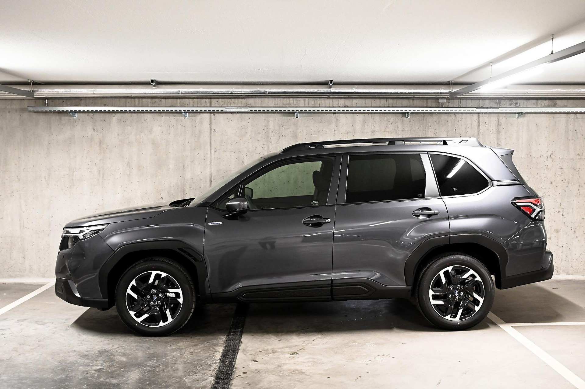 SUBARU Forester Station 2.0i e-Boxer Swiss Plus-image-3