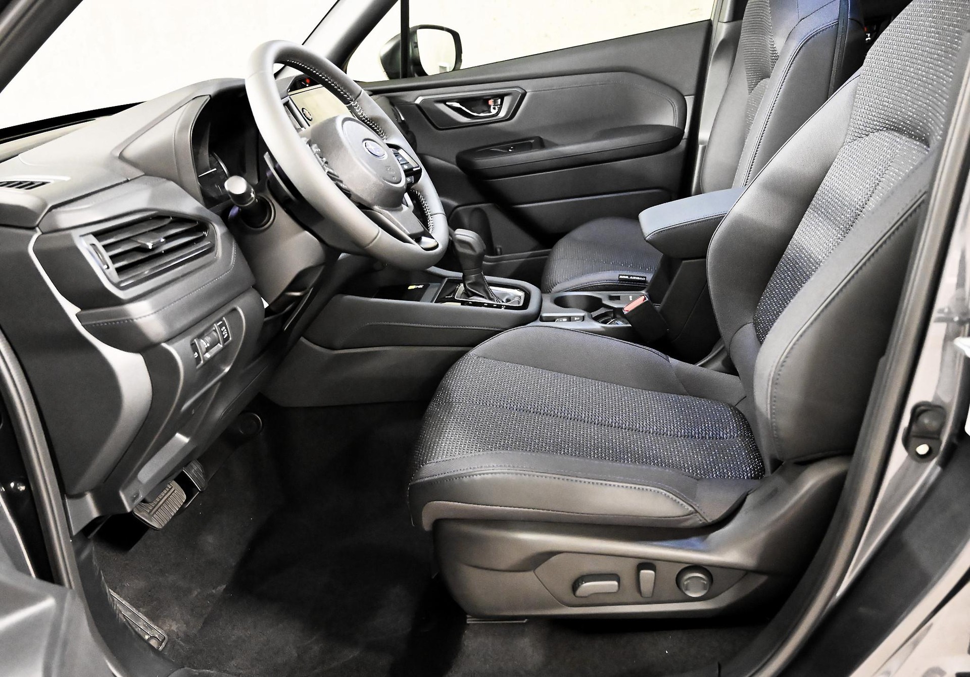SUBARU Forester Station 2.0i e-Boxer Swiss Plus-image-2