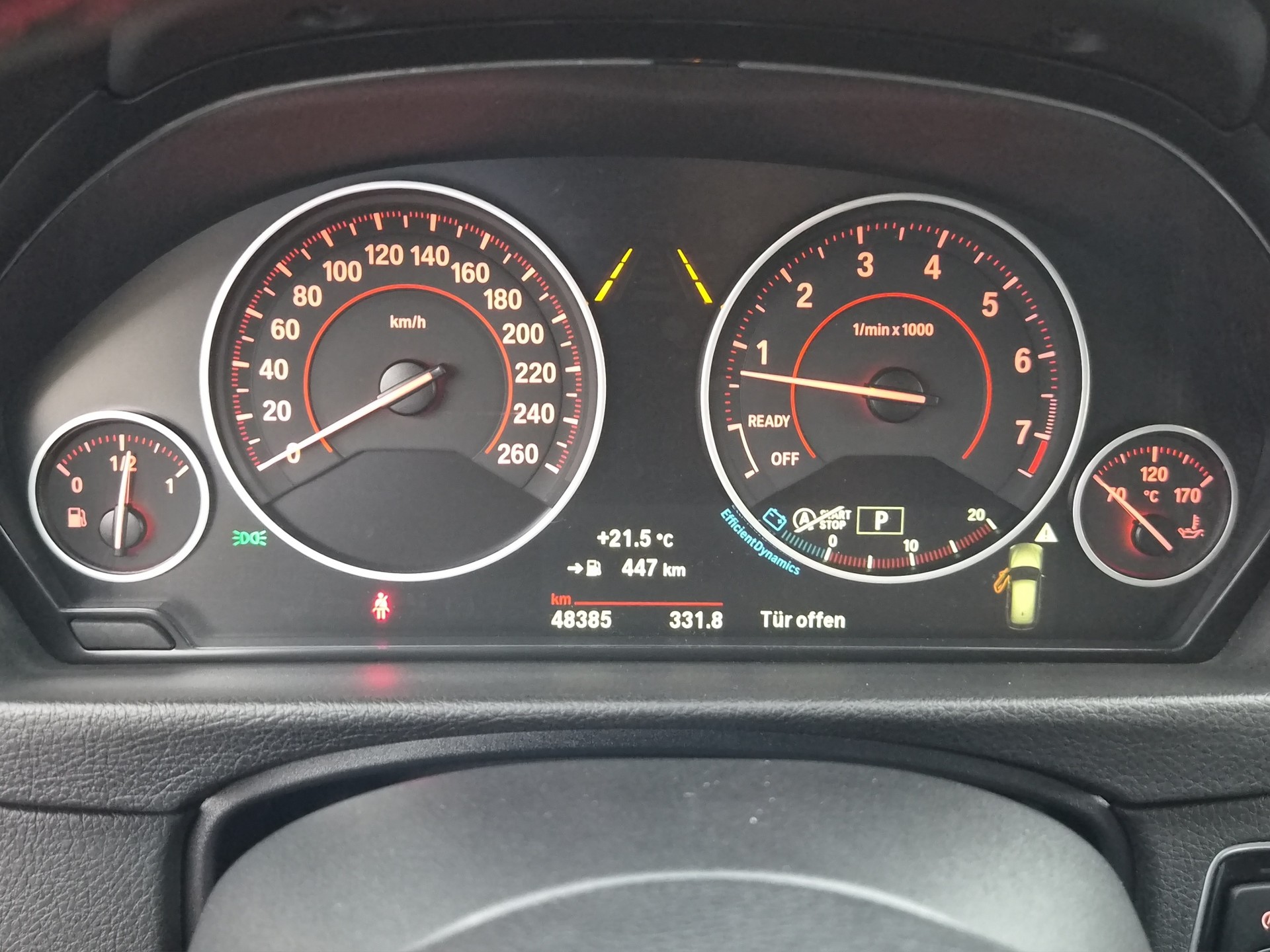 BMW 320i xDrive Touring Edition Sport Line-image-14