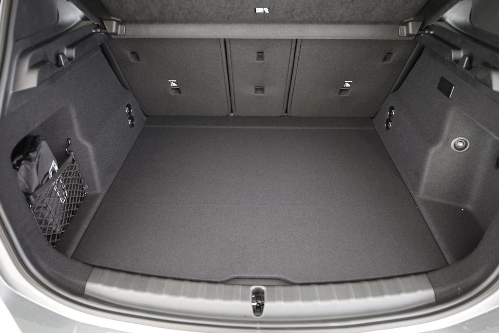BMW 230e xDrive Active Tourer-image-6