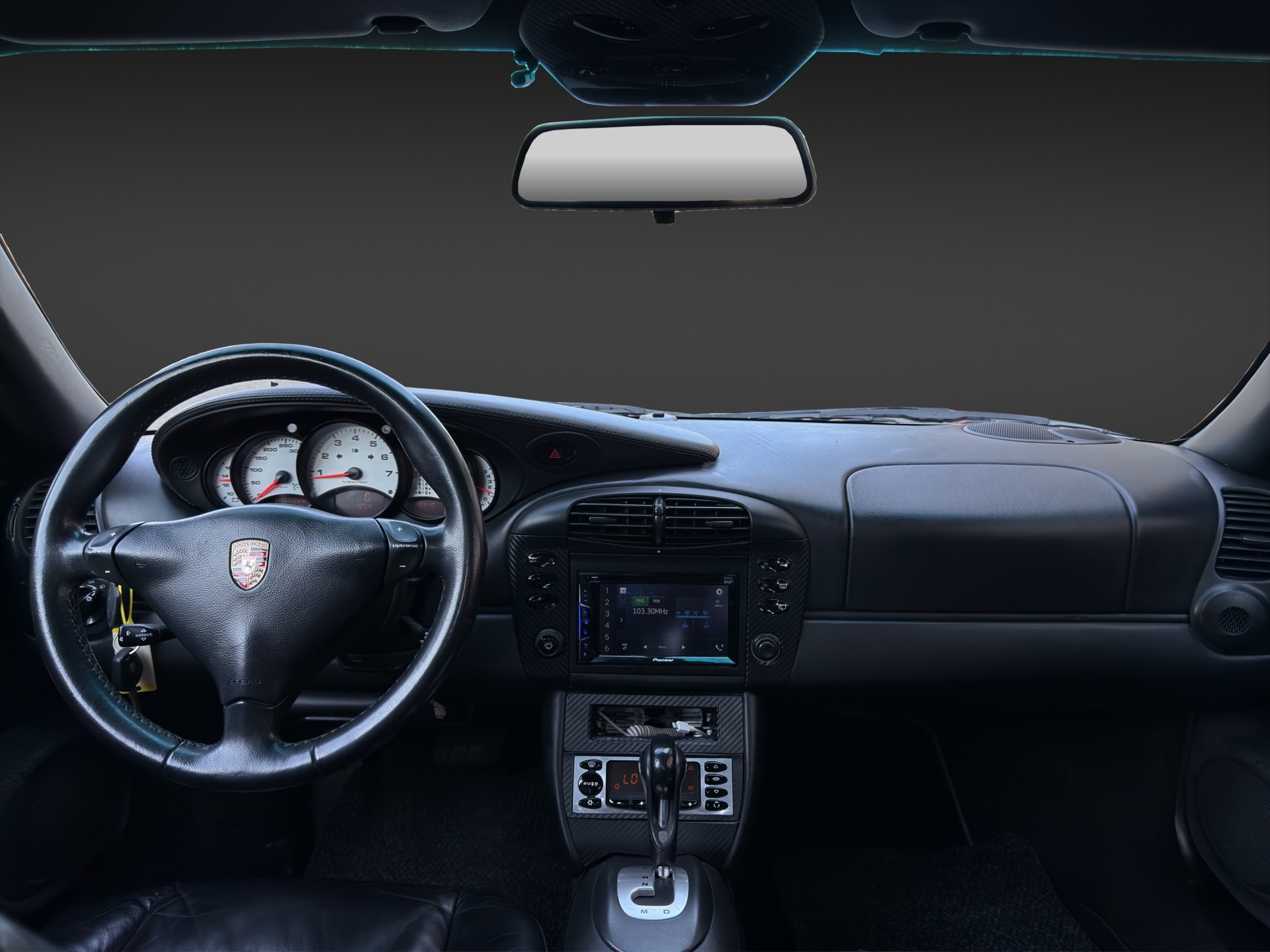 PORSCHE Carrera 4-image-6