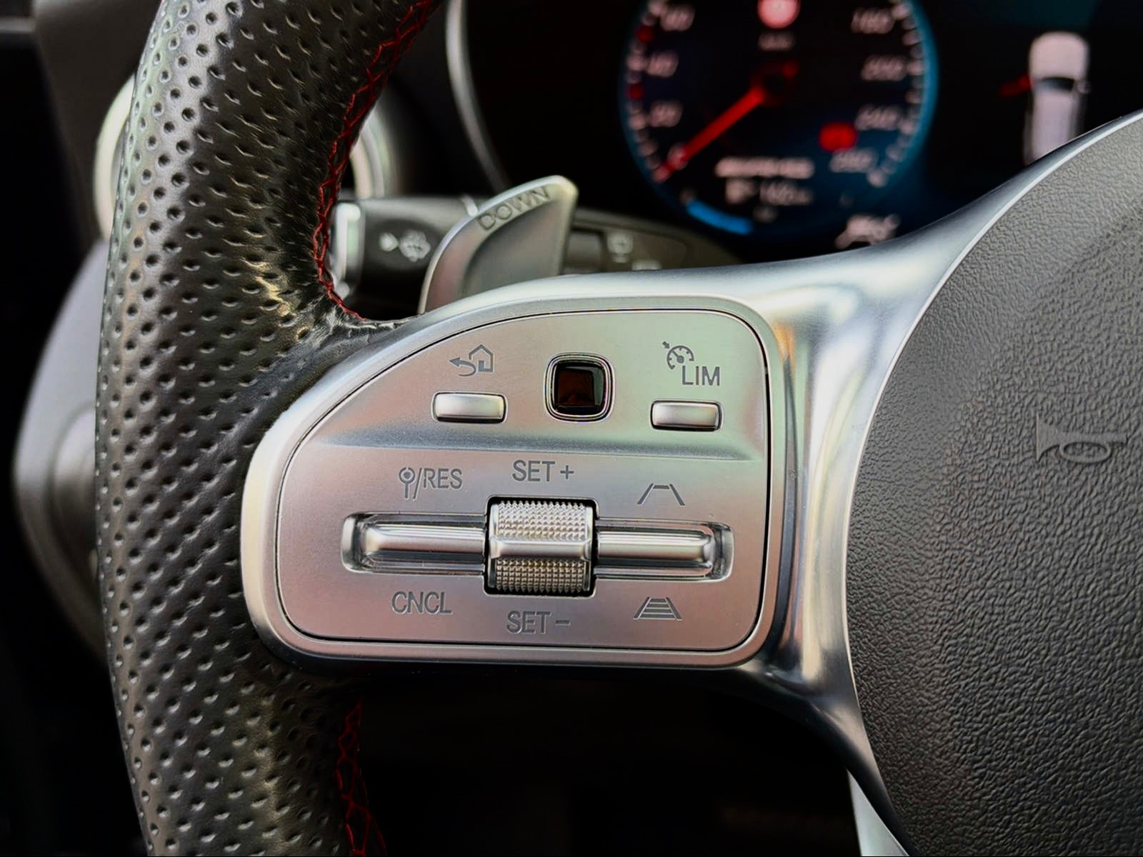 MERCEDES-BENZ GLC 43 AMG 4Matic 9G-Tronic-image-14