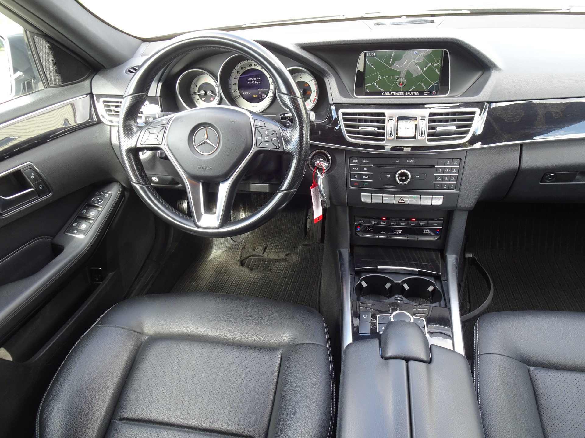 MERCEDES-BENZ E 250 BlueTEC Avantgarde 4Matic 7G-Tronic-image-9