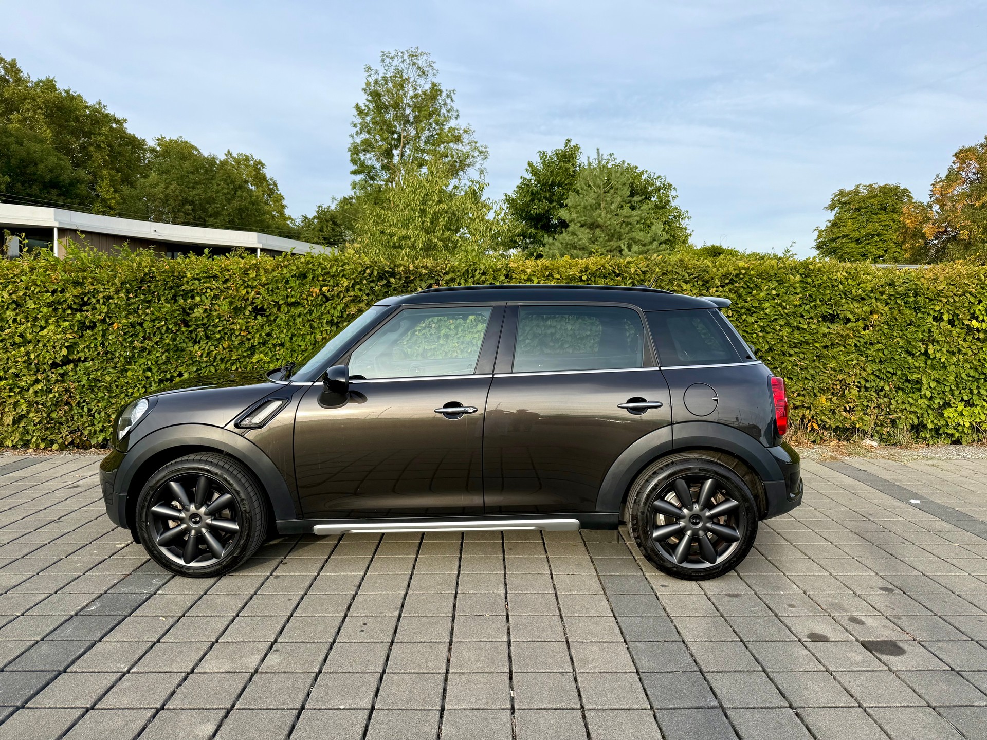 MINI 1.6i Cooper S ALL4-image-3