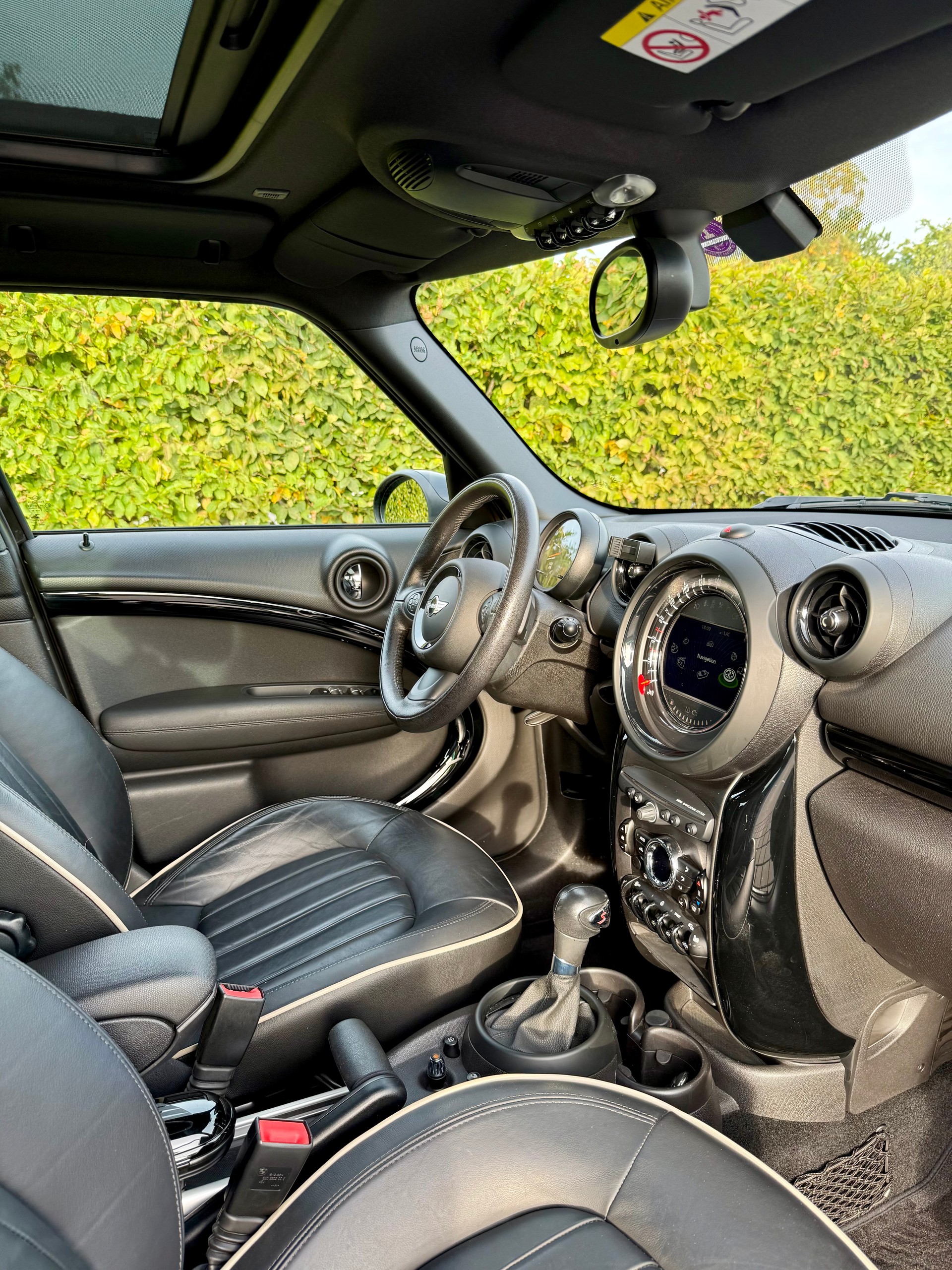 MINI 1.6i Cooper S ALL4-image-2