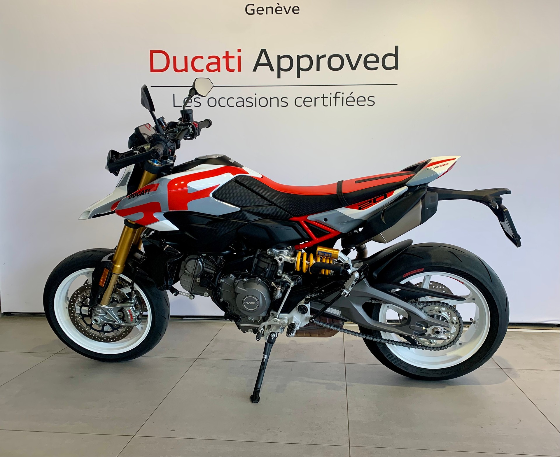 DUCATI Hypermotard V2 SP-showroom-element-1