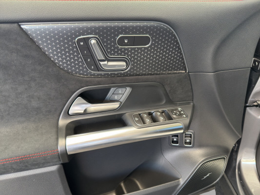 MERCEDES-BENZ GLA 250 e EQ Star 8G-DCT-image-9