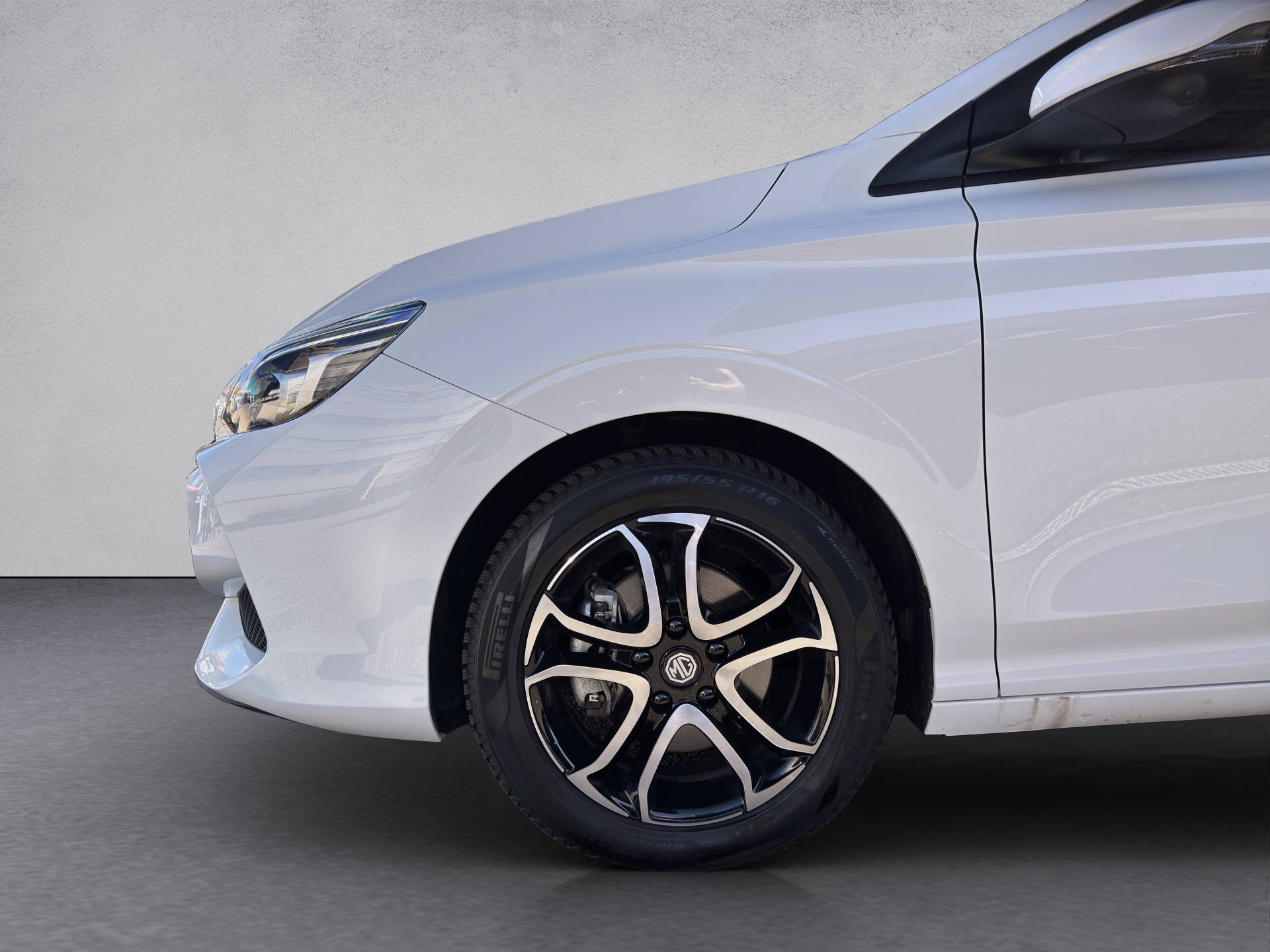 MG 3 1.5 Hybrid Luxury-image-2