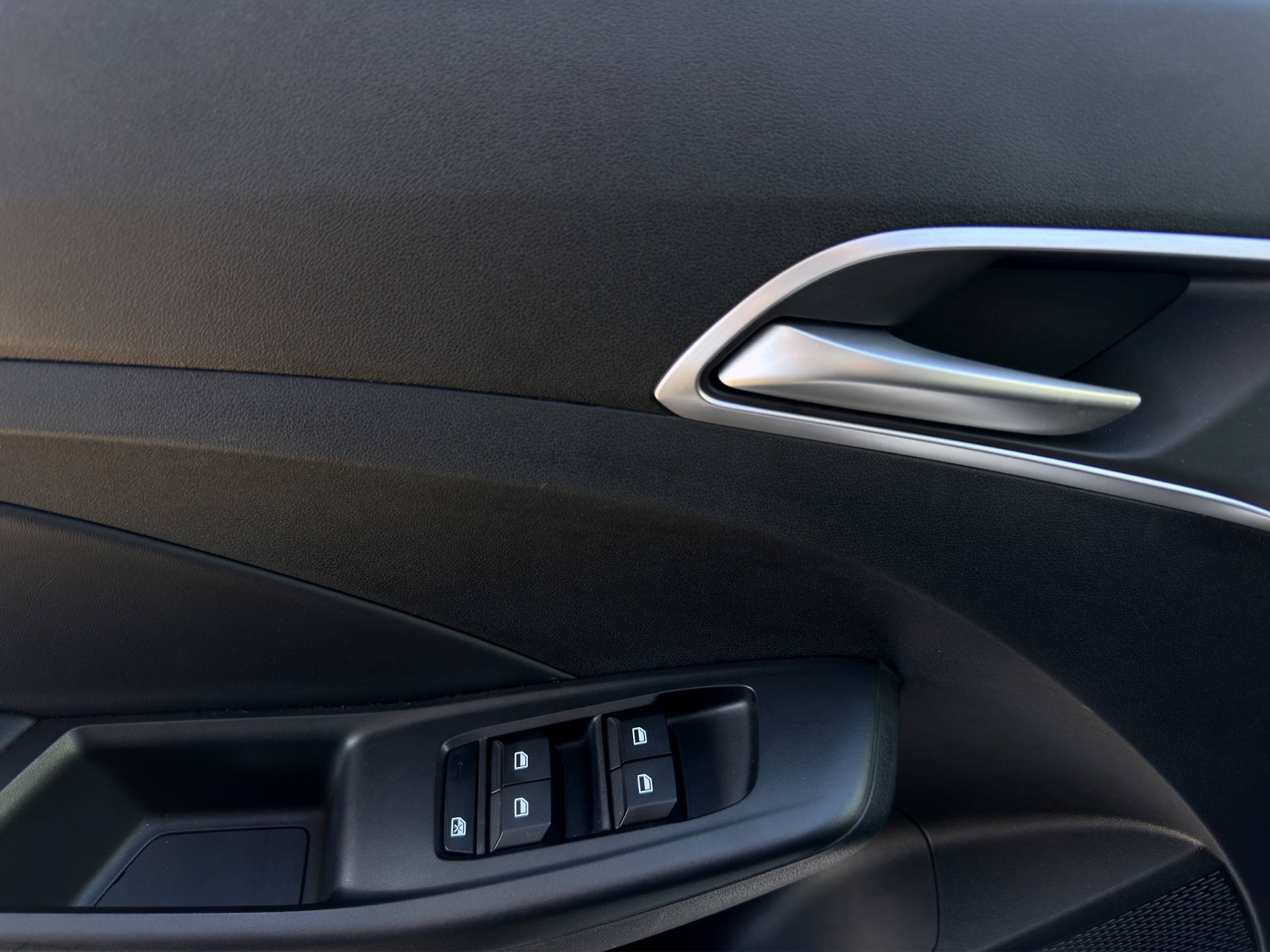 MG 3 1.5 Hybrid Luxury-image-8