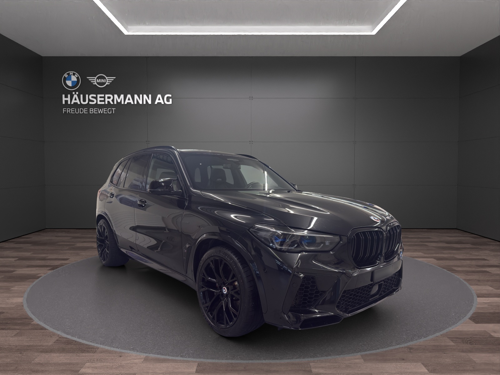 BMW X5 M Competition-showroom-element-2