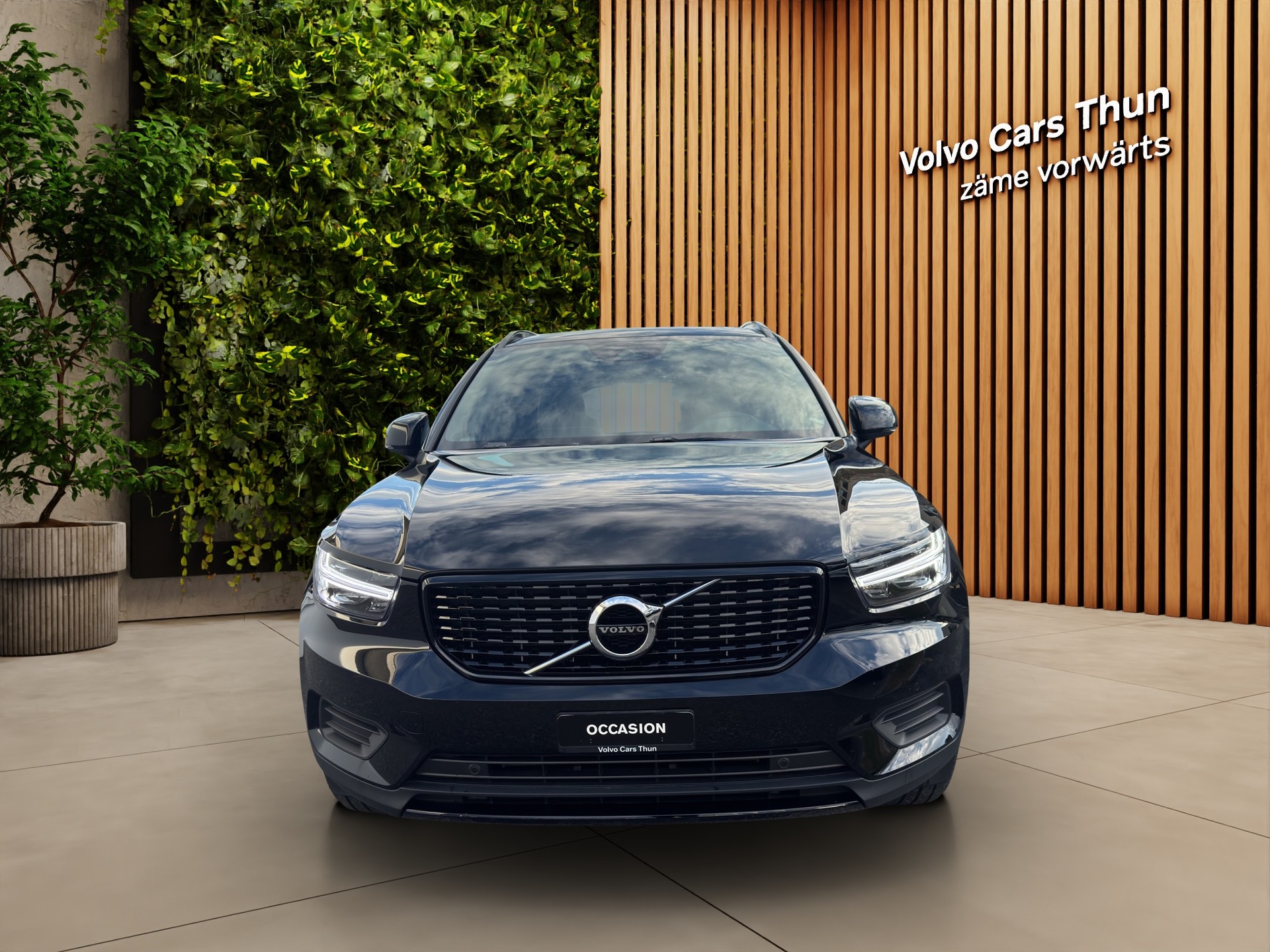 VOLVO XC40 2.0 T4 R-Design-showroom-element-1
