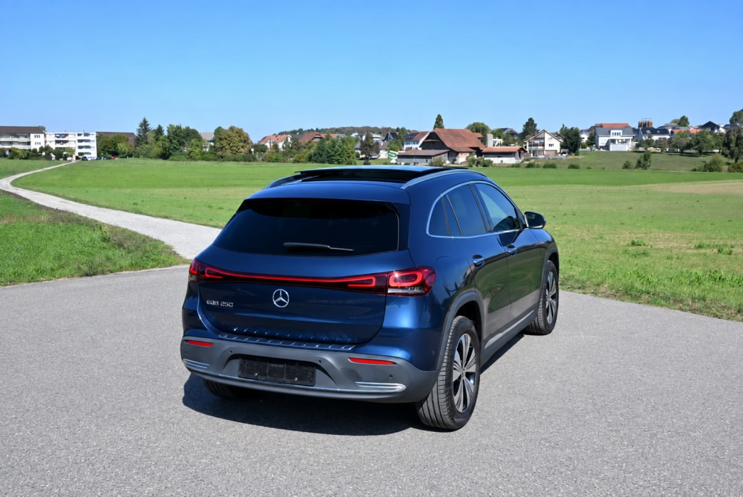 MERCEDES-BENZ EQA 250-image-2