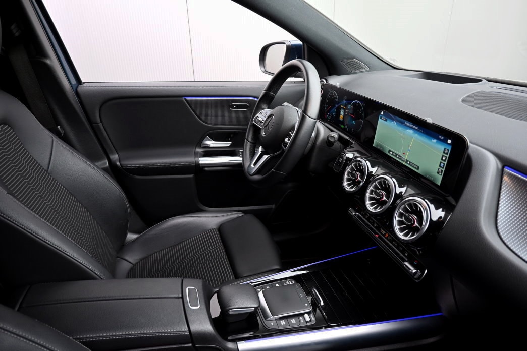 MERCEDES-BENZ EQA 250-image-6