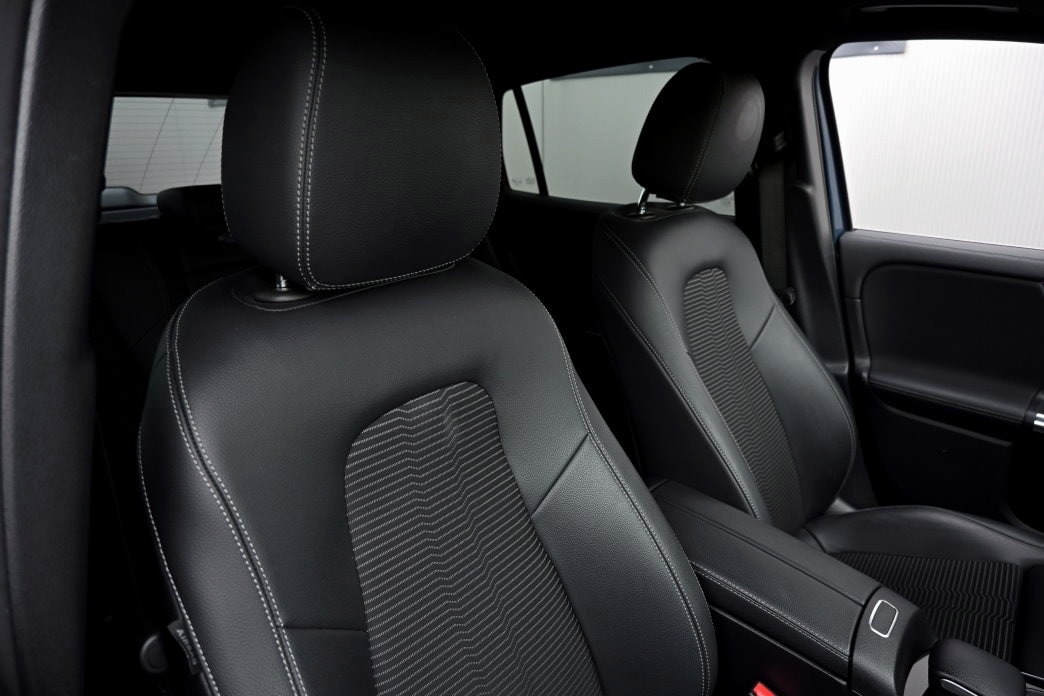 MERCEDES-BENZ EQA 250-image-5