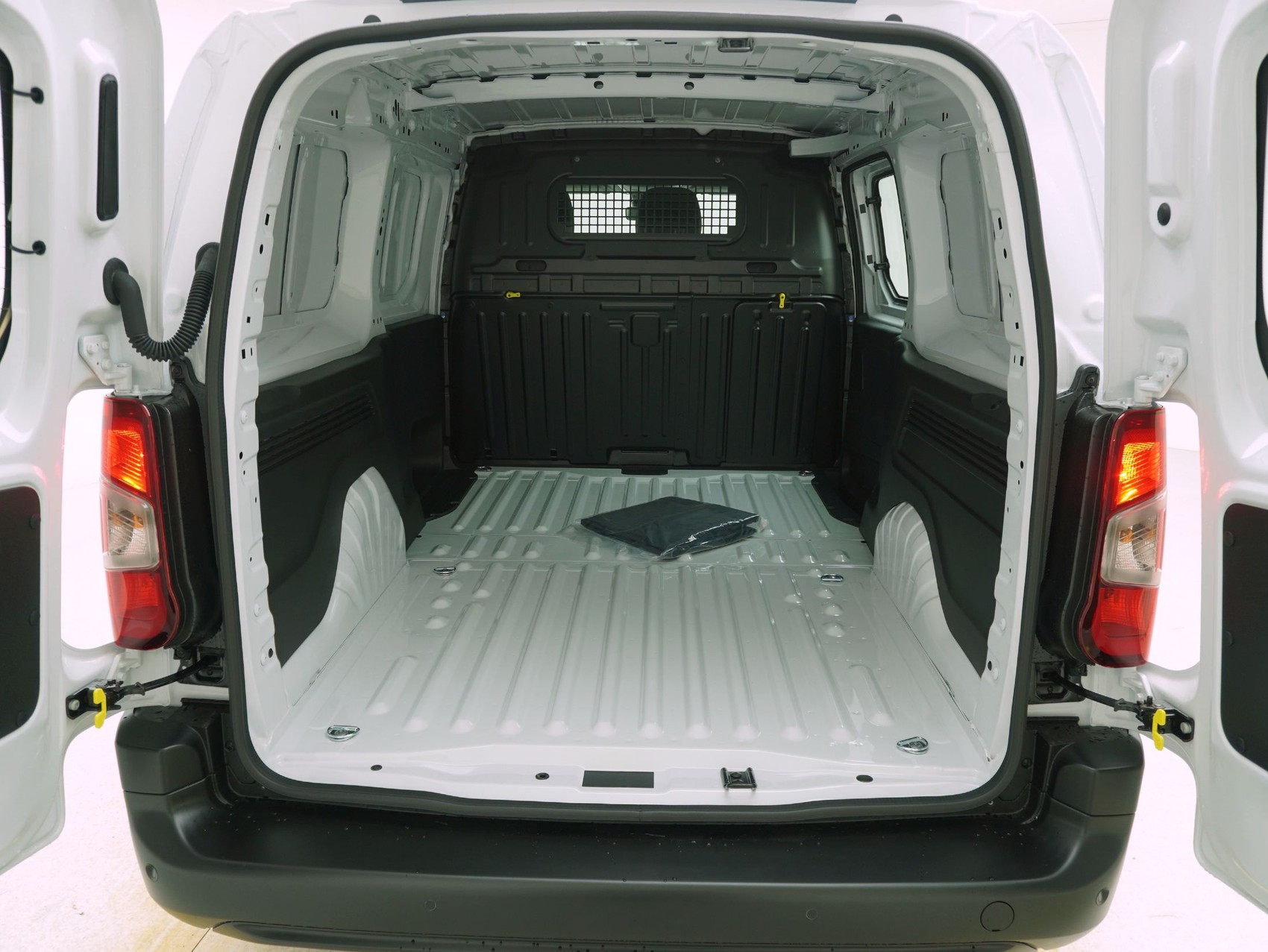 TOYOTA Proace City Van L2 1.2 Active-image-19