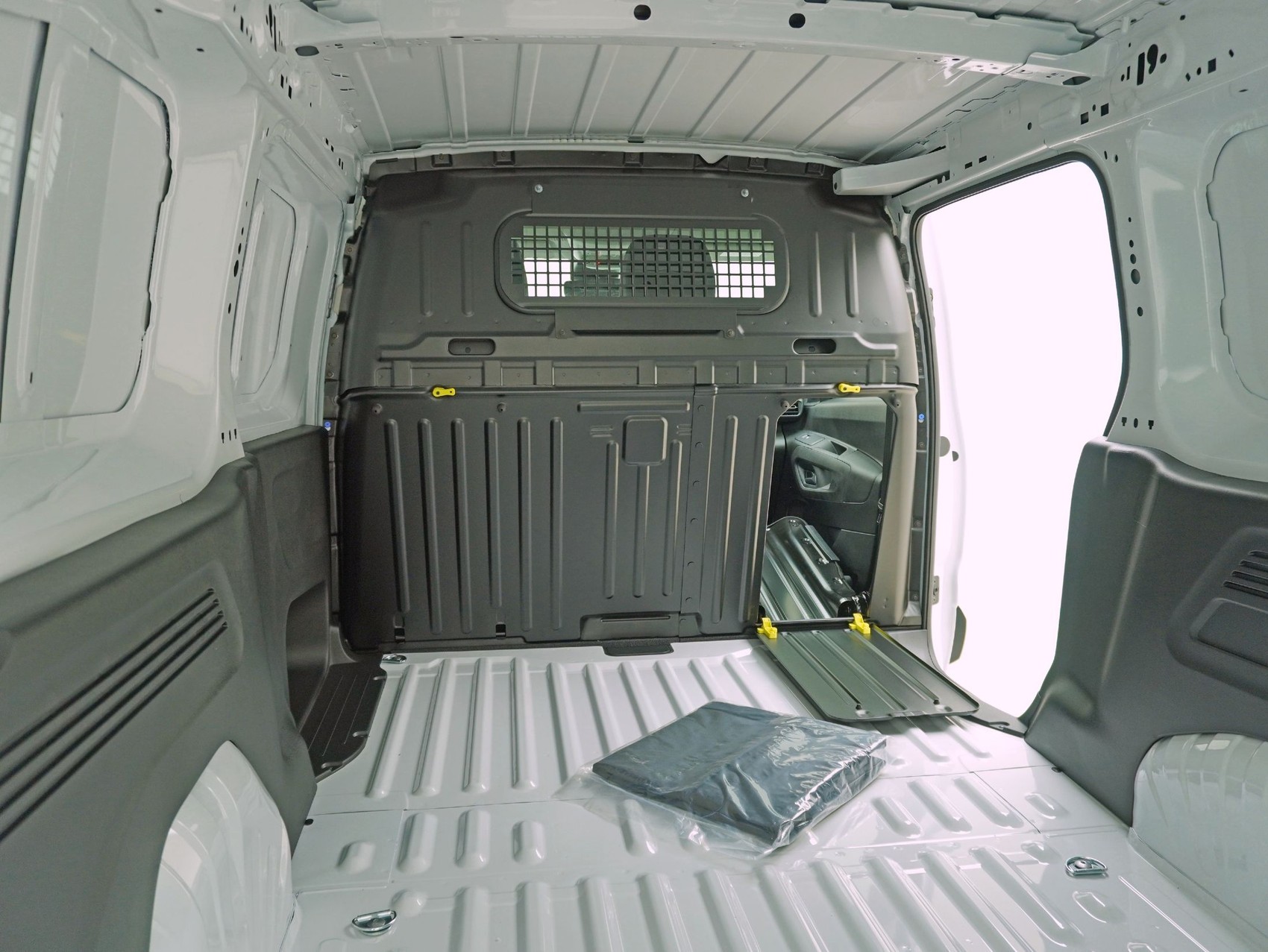TOYOTA Proace City Van L2 1.2 Active-image-18