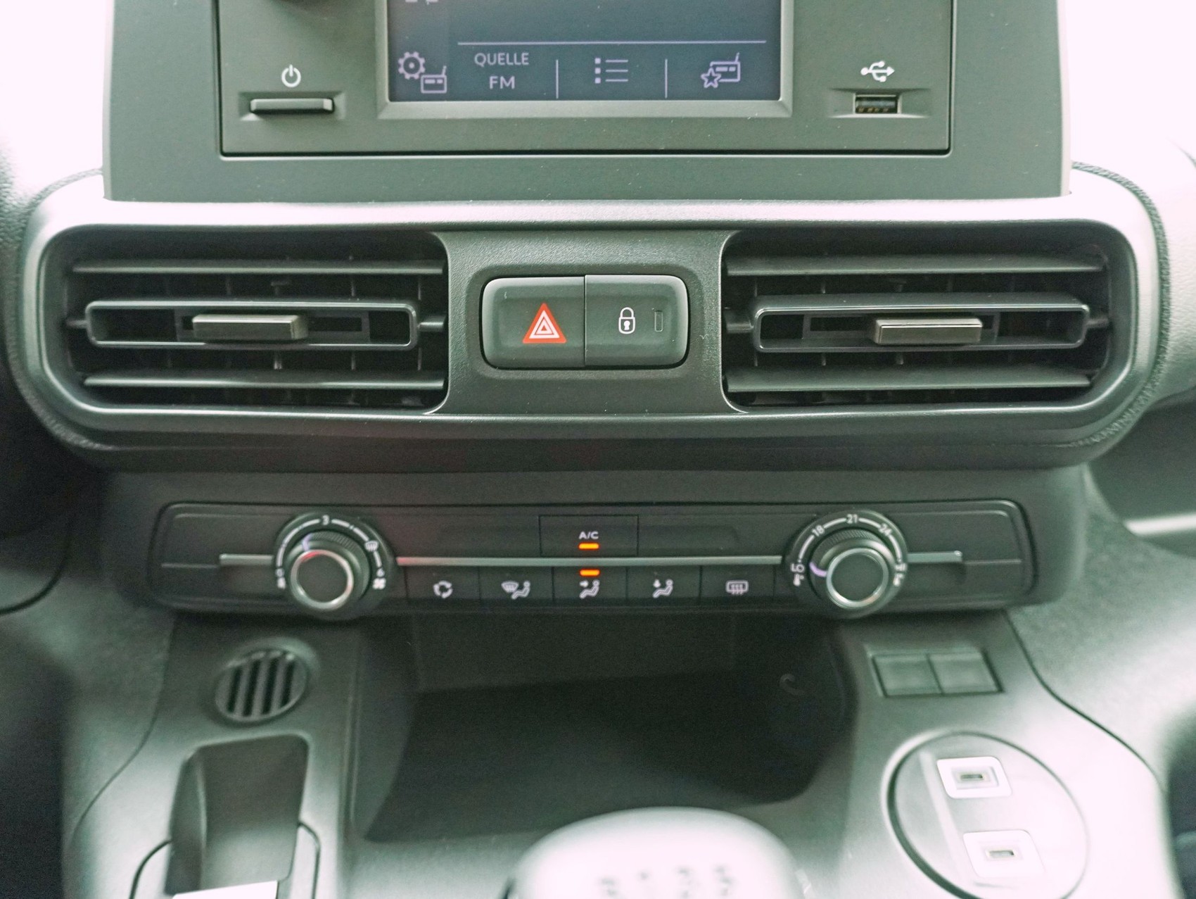 TOYOTA Proace City Van L2 1.2 Active-image-11