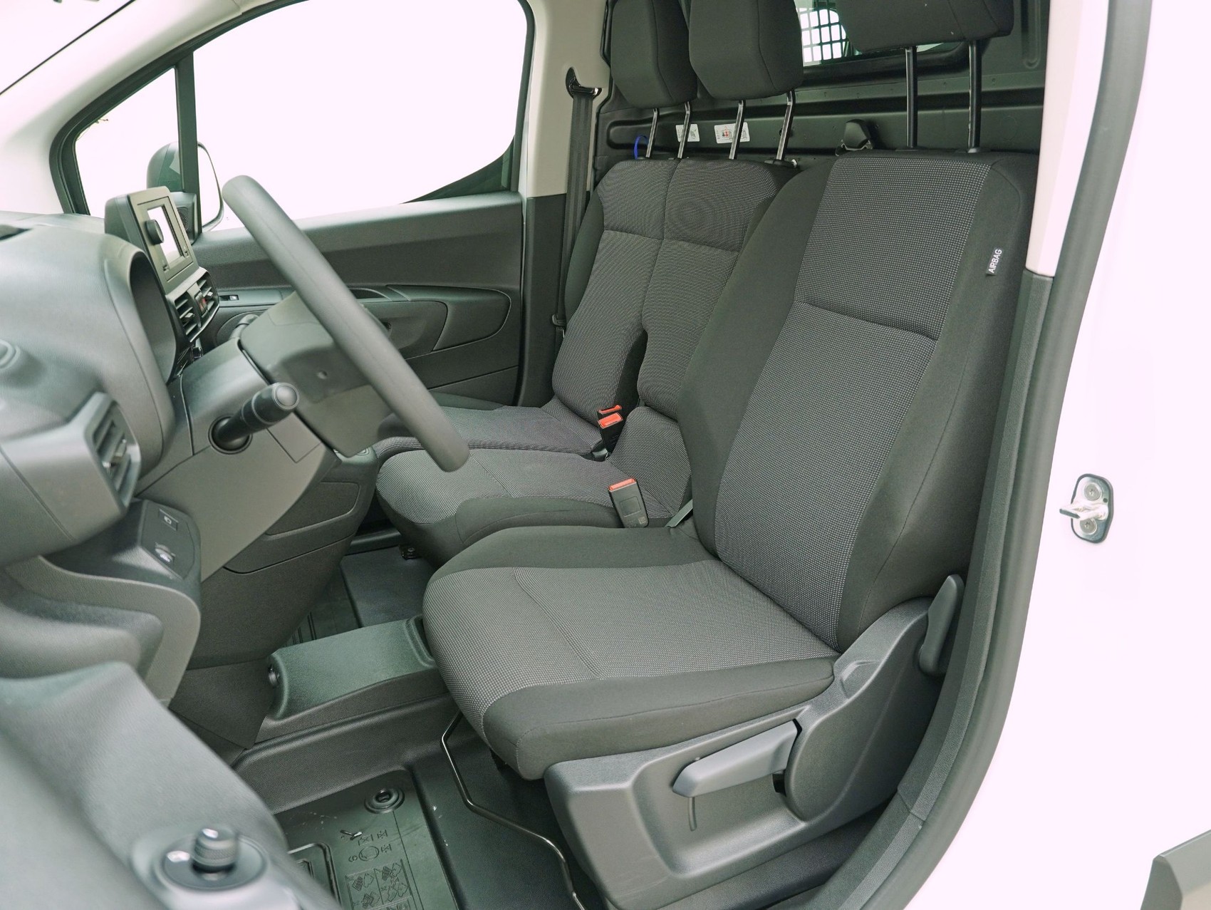 TOYOTA Proace City Van L2 1.2 Active-image-6