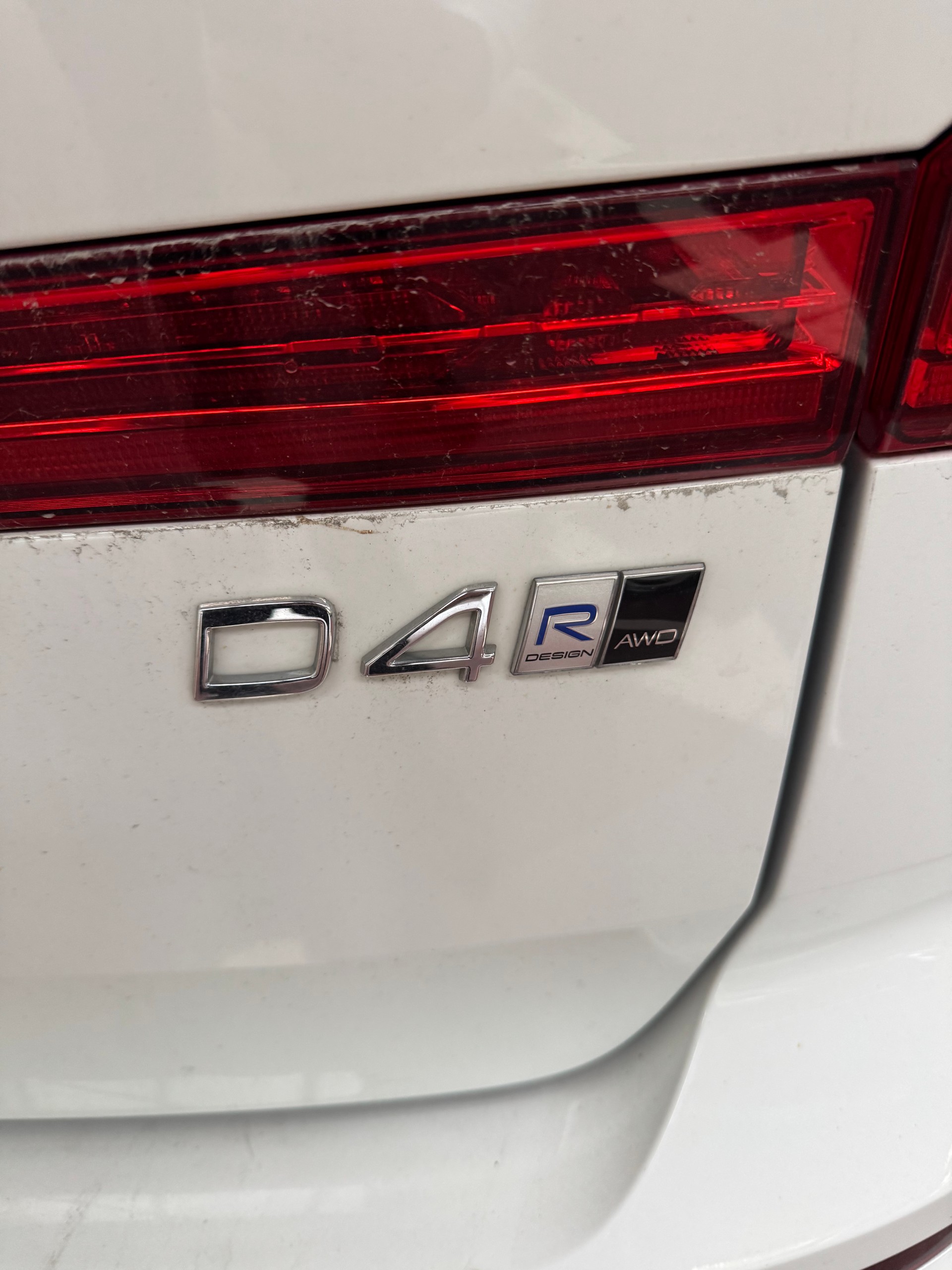 VOLVO XC90 D4 FWD R-Design Geartronic-image-9