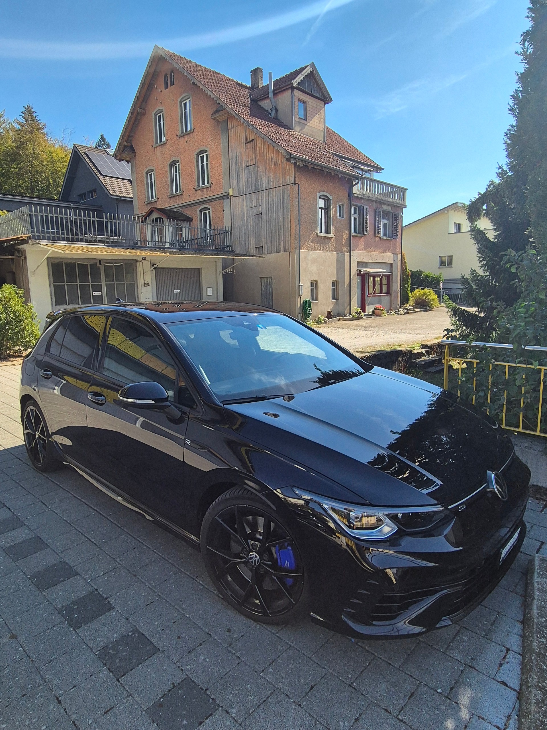 VW 2.0 TSI R DSG 4motion-image-4
