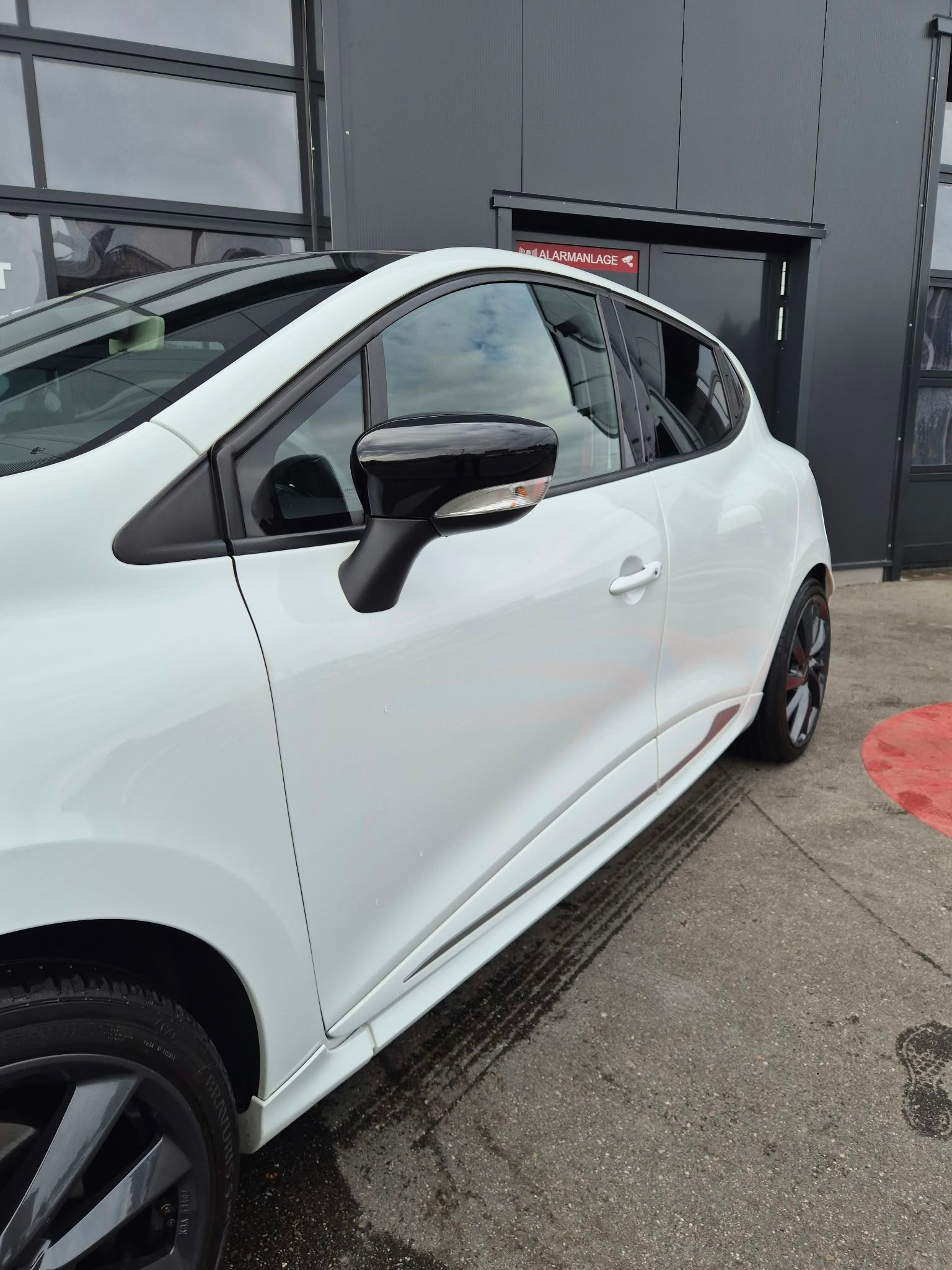 RENAULT Clio 1.6 T RS 200 EDC-image-10