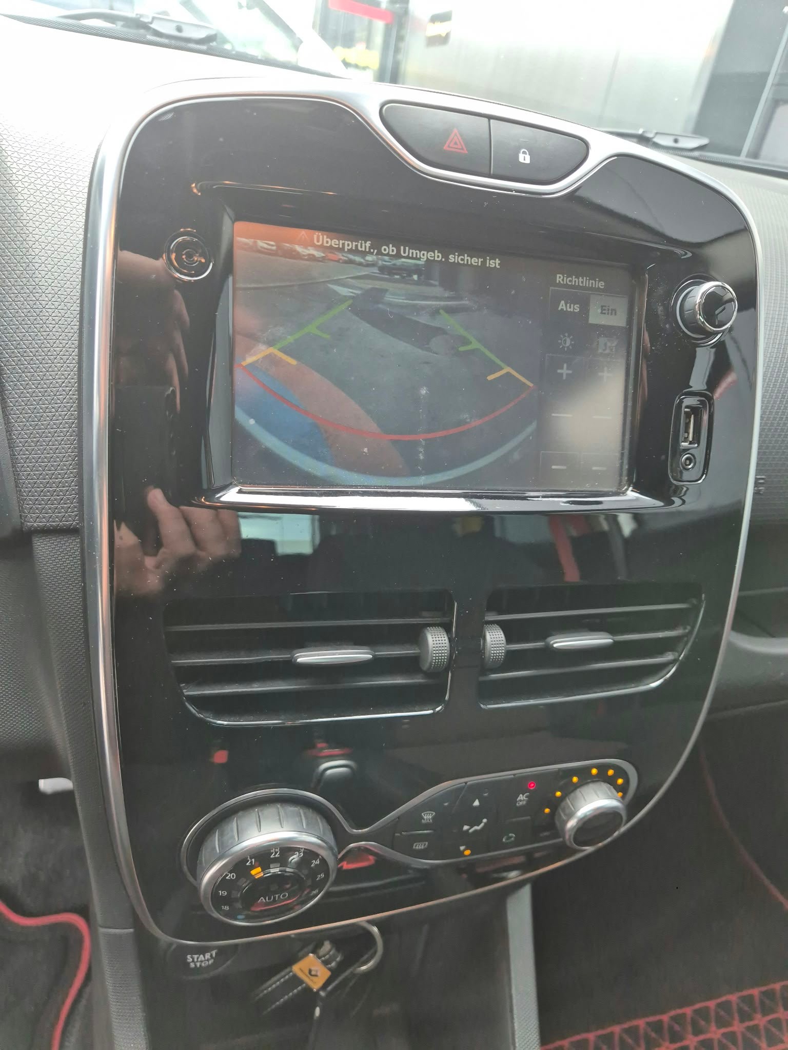 RENAULT Clio 1.6 T RS 200 EDC-image-12
