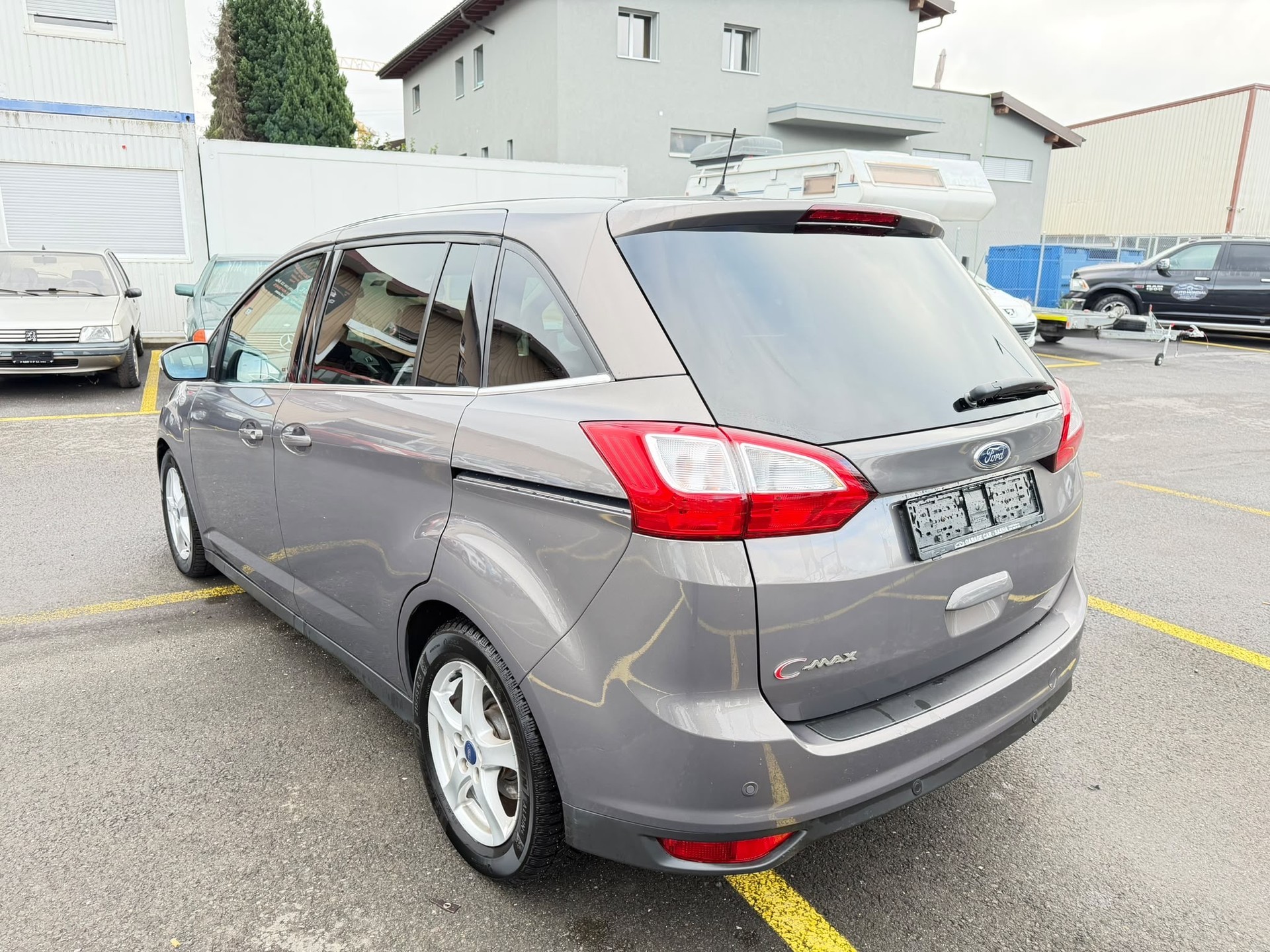 FORD Grand C-MAX-image-3