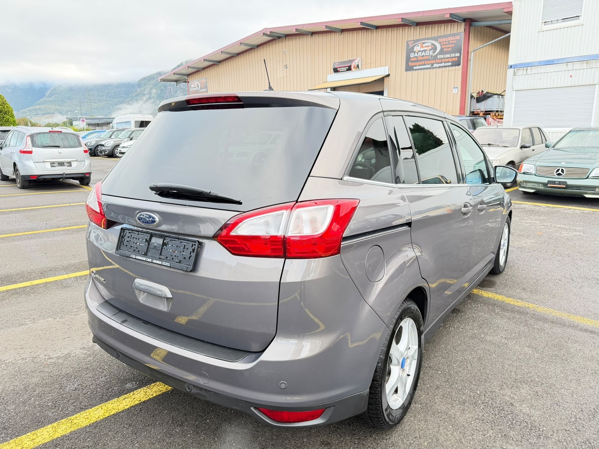 FORD Grand C-MAX-image-4