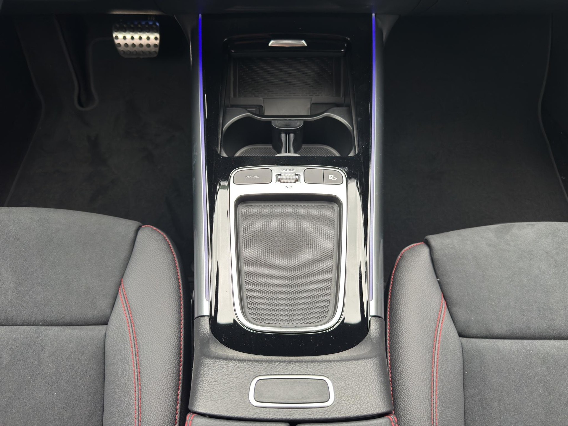 MERCEDES-BENZ GLA-Klasse H247 GLA 250 AMG Line 4matic-image-14