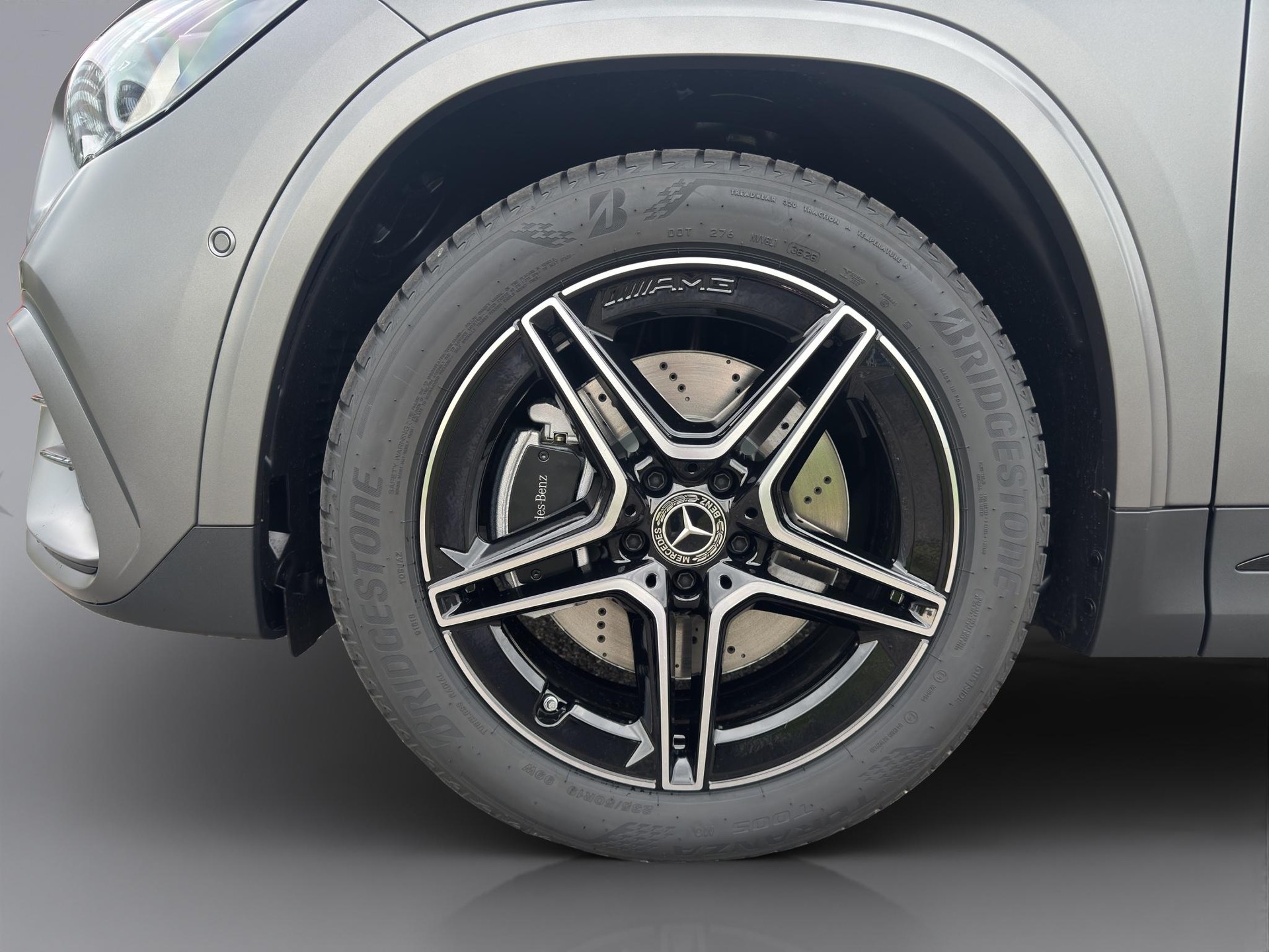 MERCEDES-BENZ GLA-Klasse H247 GLA 250 AMG Line 4matic-image-2