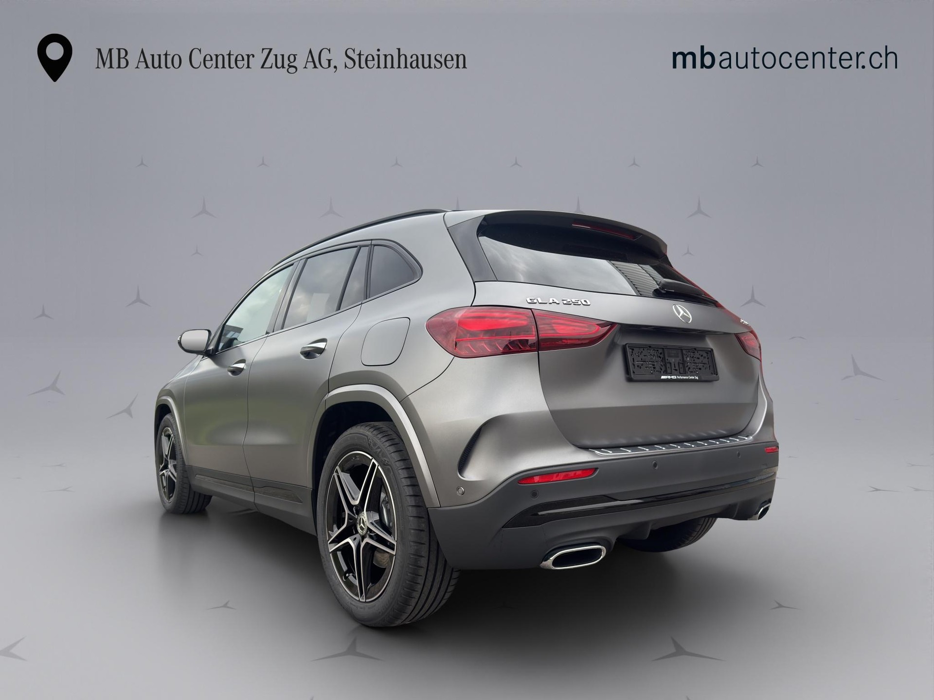 MERCEDES-BENZ GLA-Klasse H247 GLA 250 AMG Line 4matic-image-3