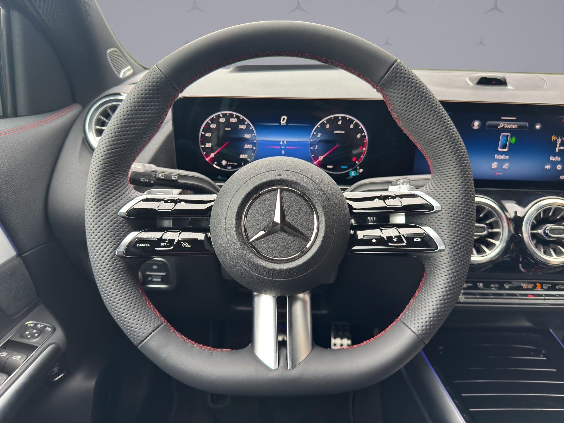 MERCEDES-BENZ GLA-Klasse H247 GLA 250 AMG Line 4matic-image-11