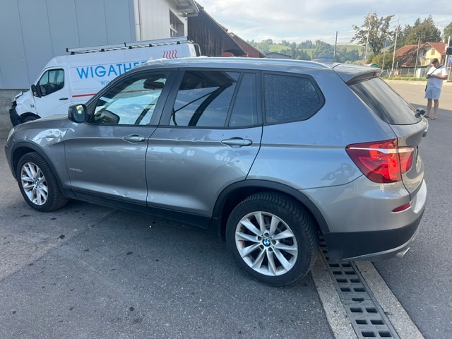 BMW X3 xDrive 20d Steptronic-image-12