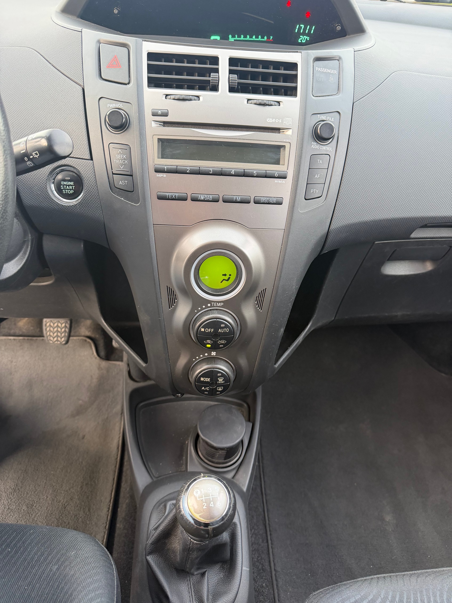 TOYOTA Yaris 1.33 S-image-7
