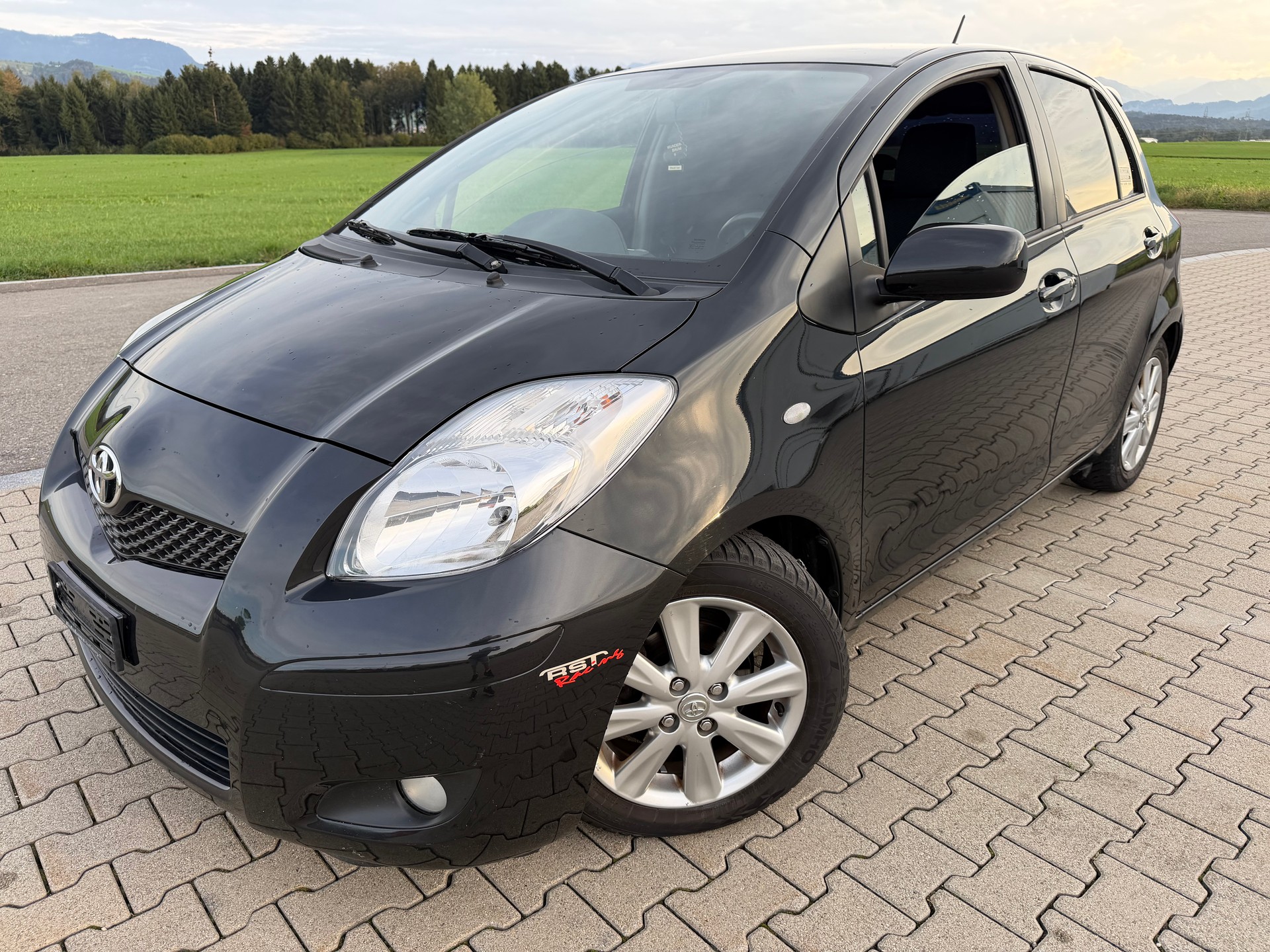 TOYOTA Yaris 1.33 S-image-0