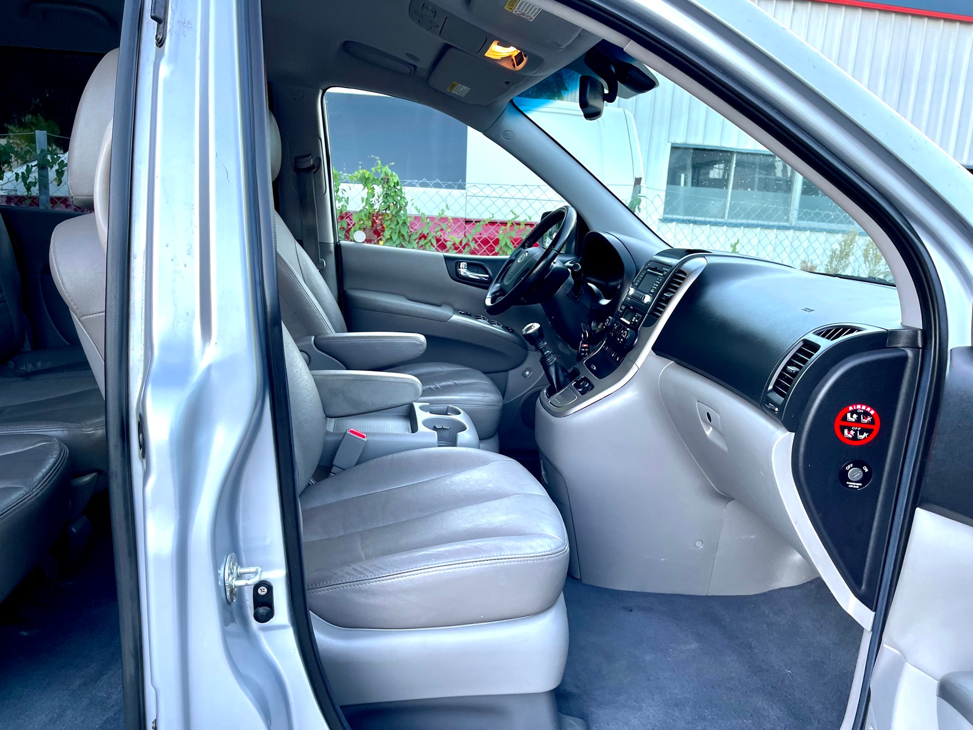 KIA Carnival 2.2 CRDi Style-image-21