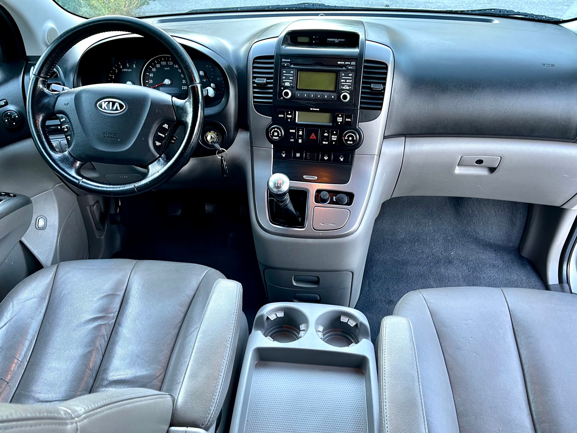 KIA Carnival 2.2 CRDi Style-image-1