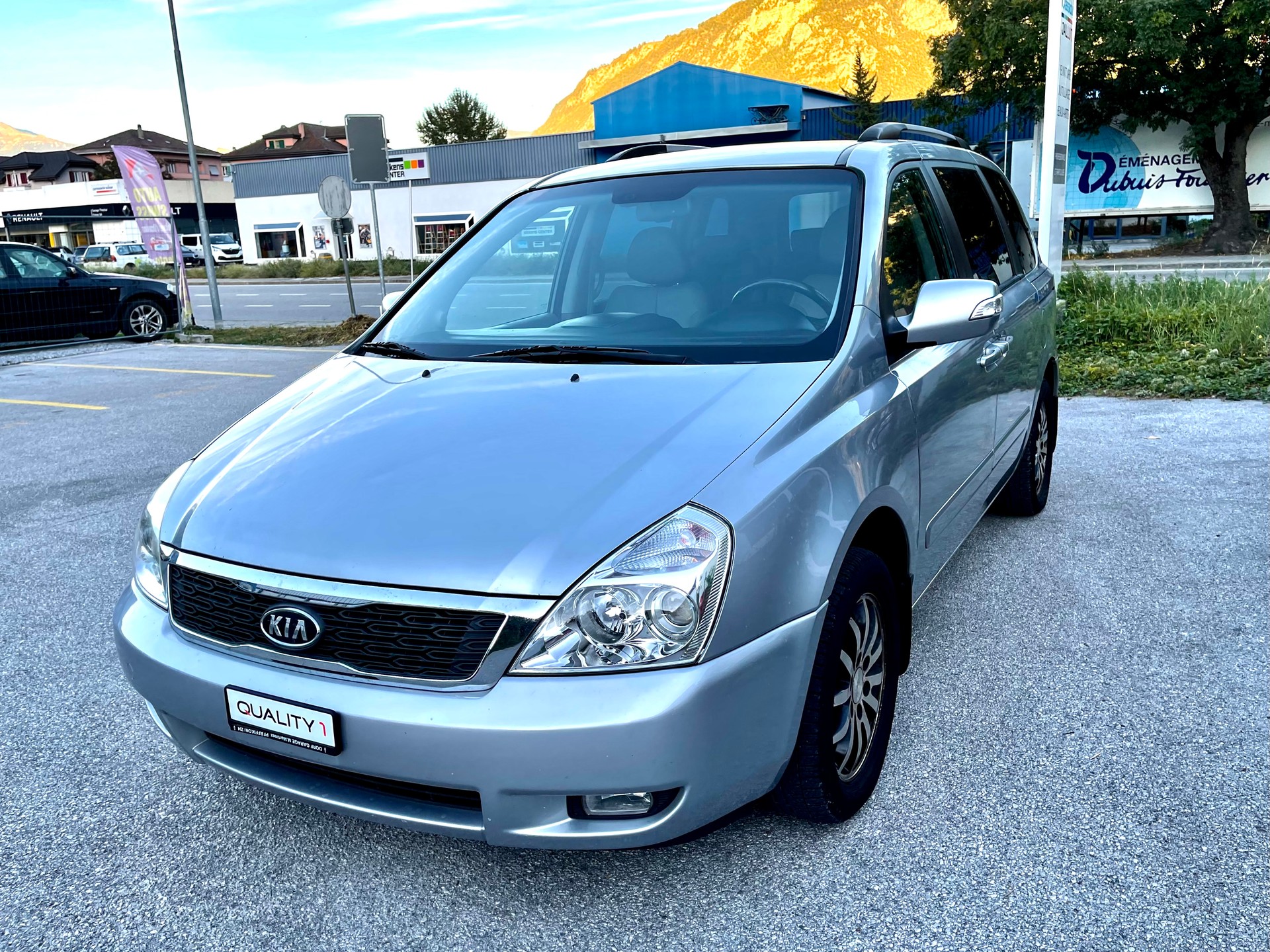 KIA Carnival 2.2 CRDi Style-image-18