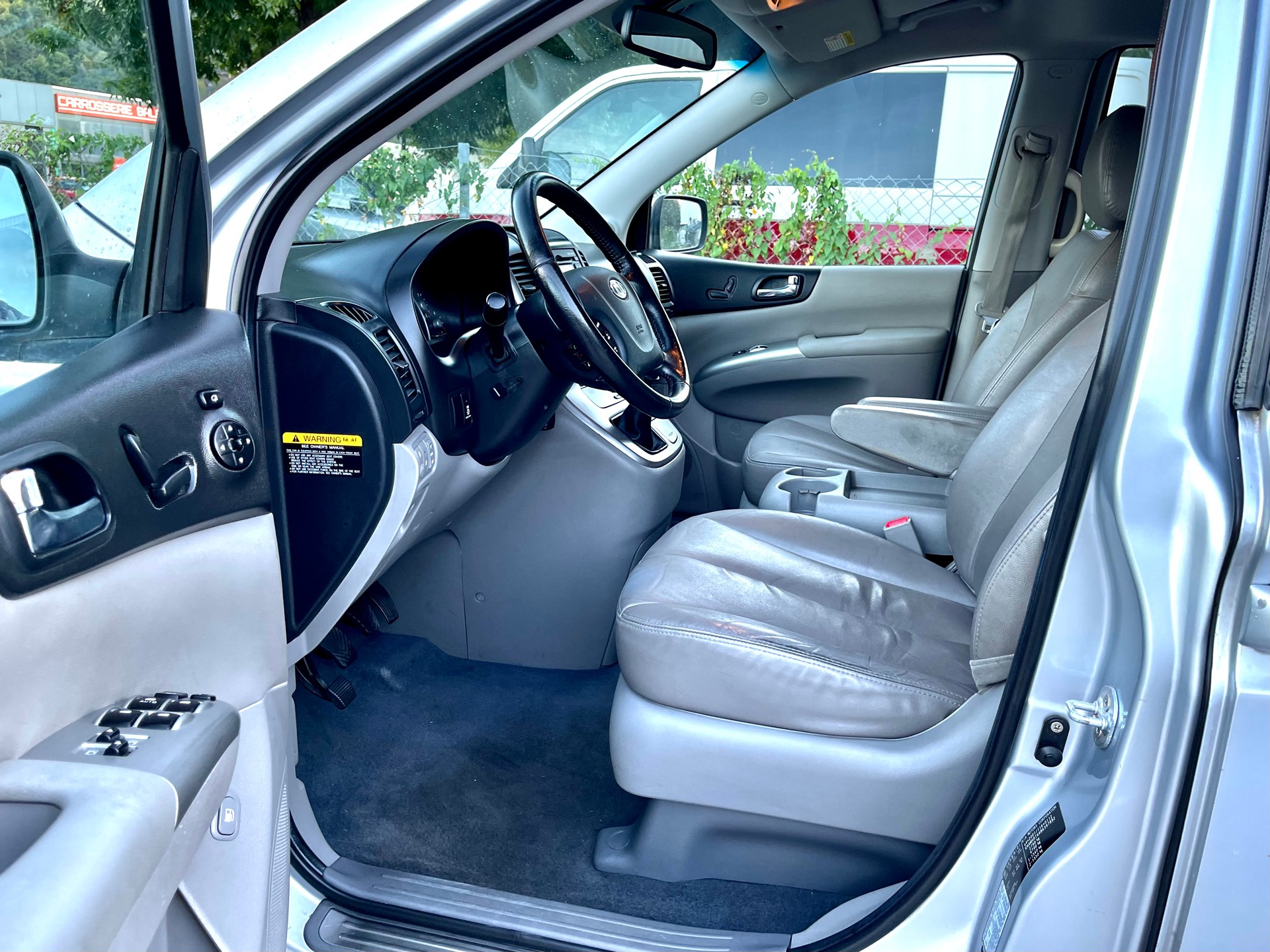 KIA Carnival 2.2 CRDi Style-image-10