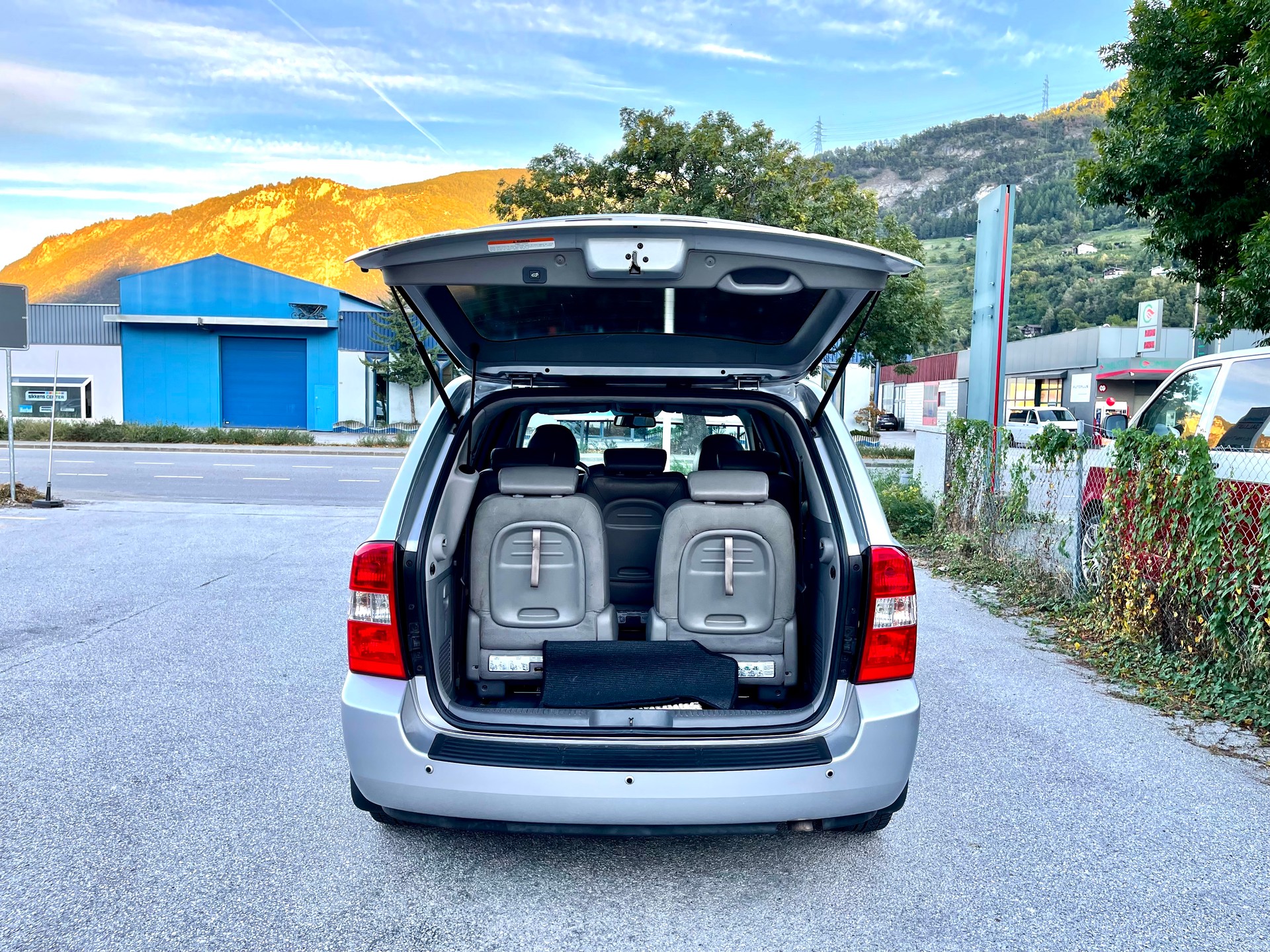 KIA Carnival 2.2 CRDi Style-image-14