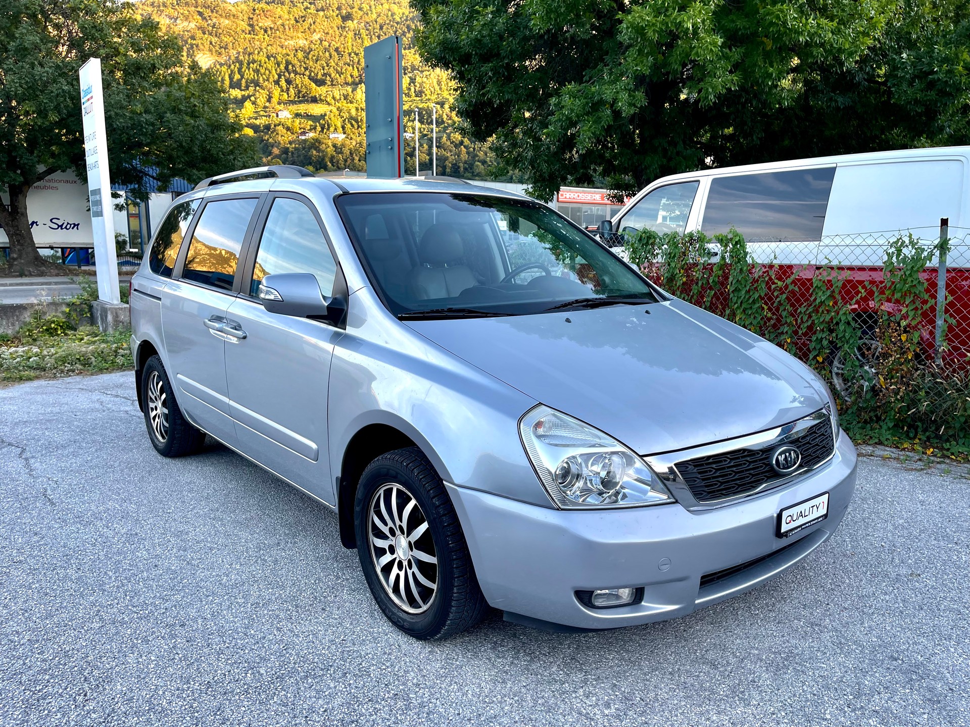 KIA Carnival 2.2 CRDi Style-image-0