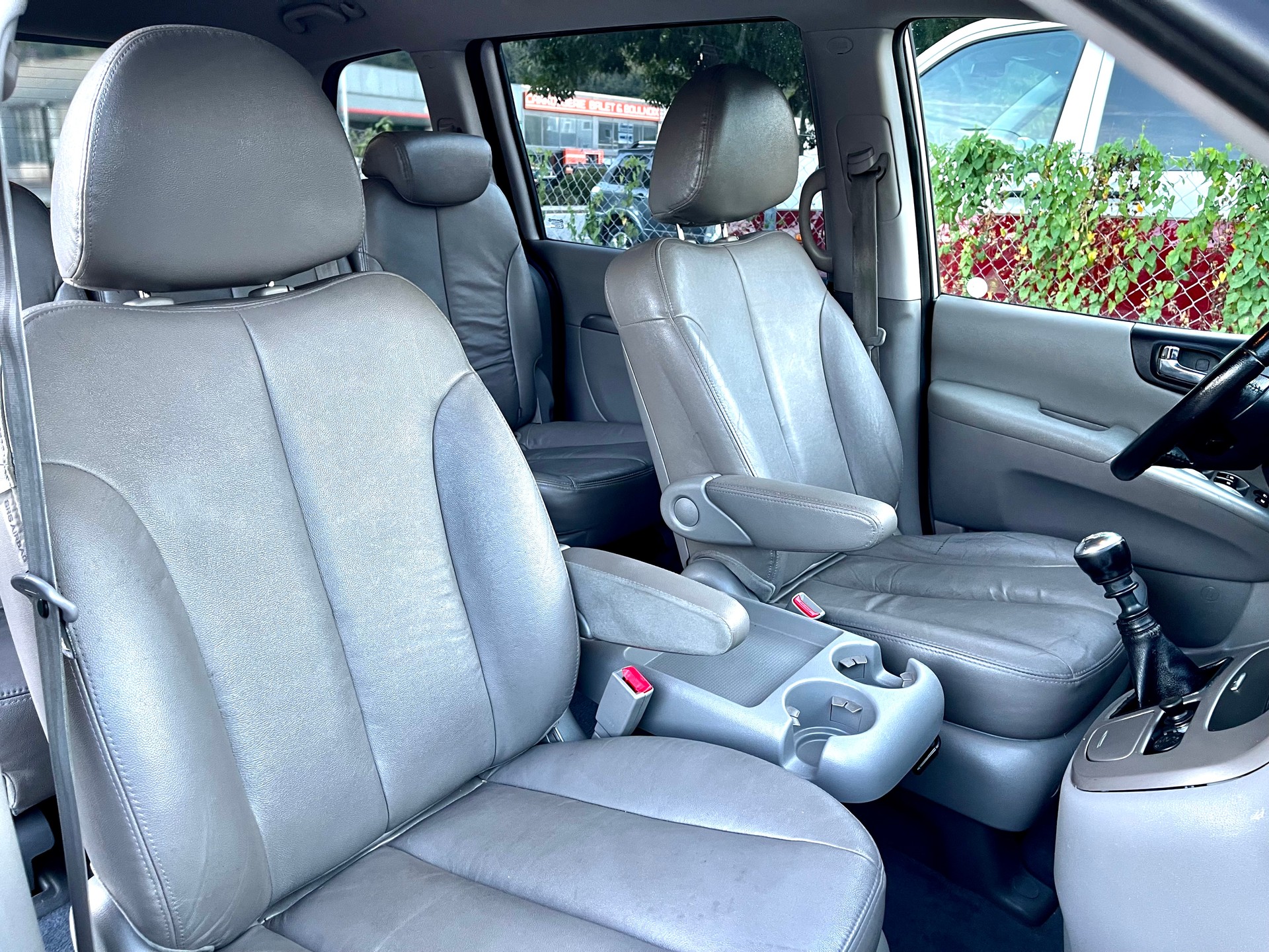 KIA Carnival 2.2 CRDi Style-image-9