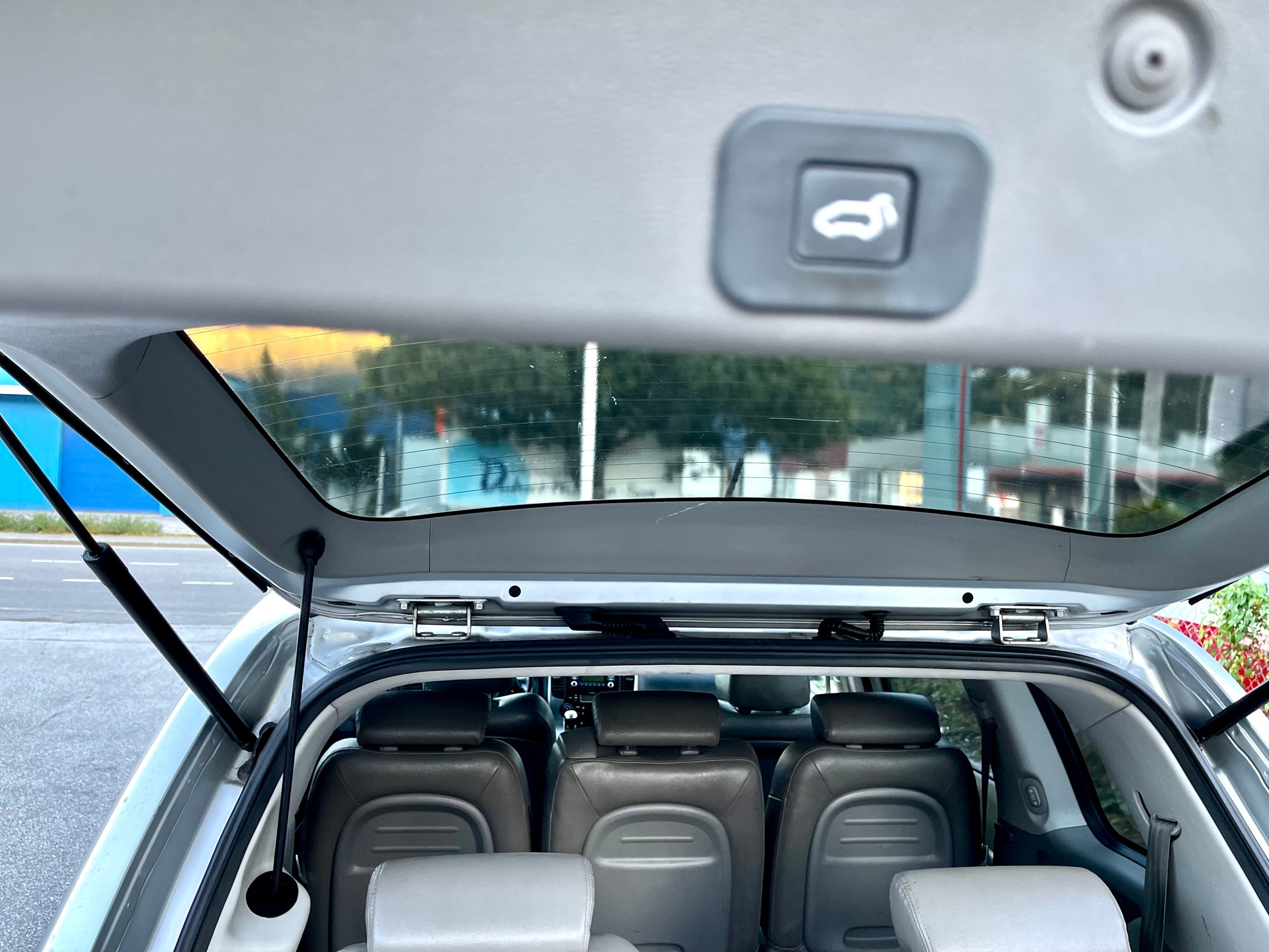 KIA Carnival 2.2 CRDi Style-image-17