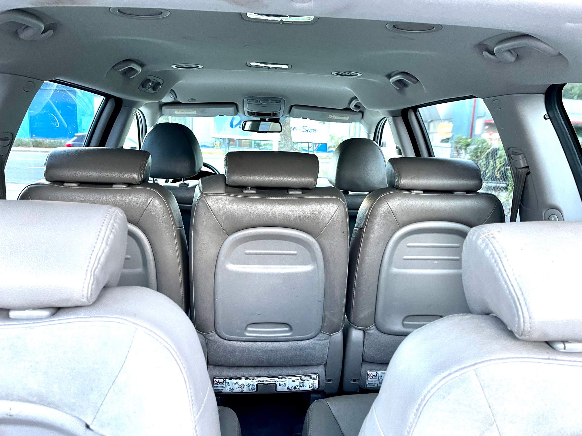KIA Carnival 2.2 CRDi Style-image-2