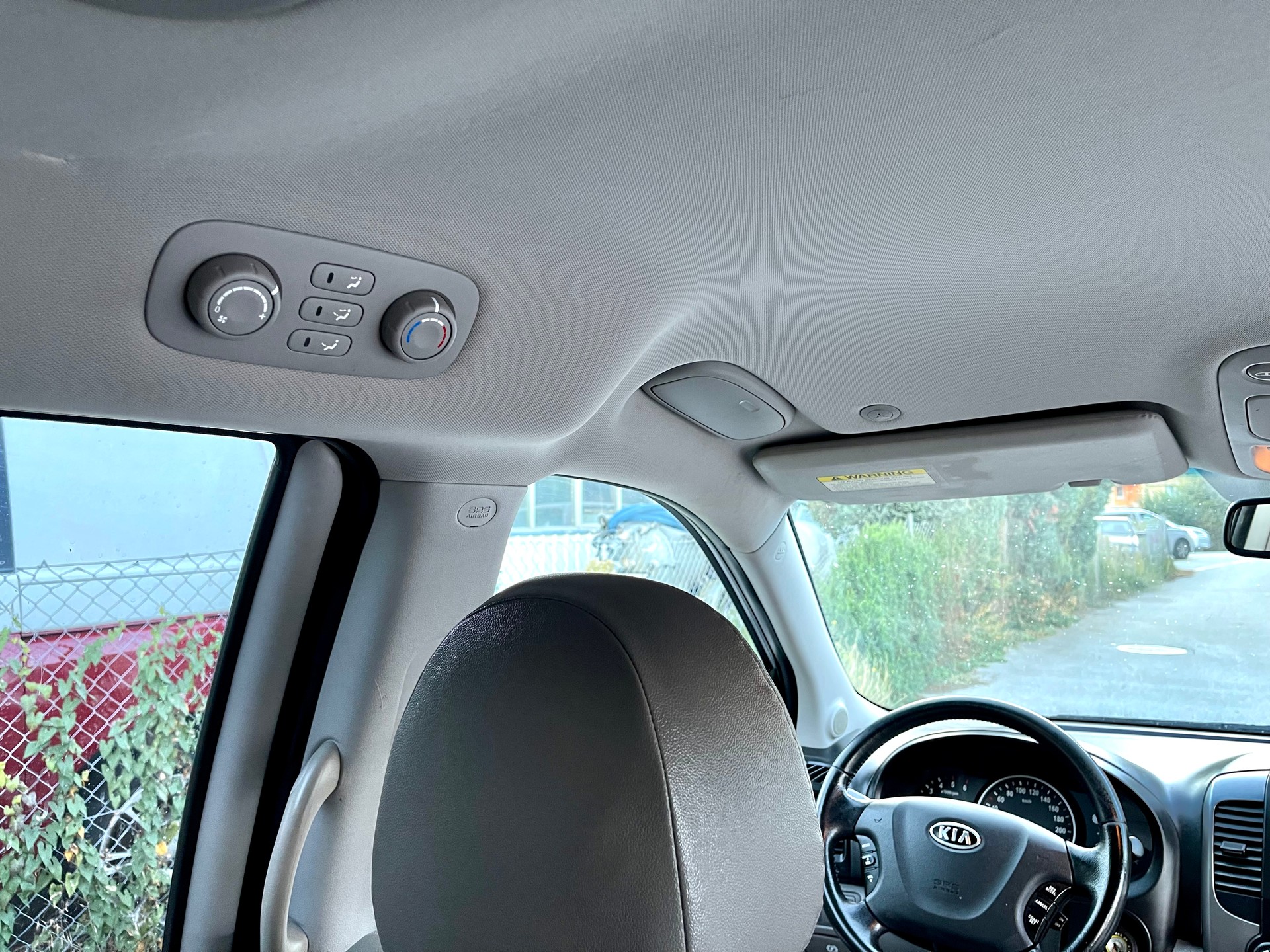 KIA Carnival 2.2 CRDi Style-image-23