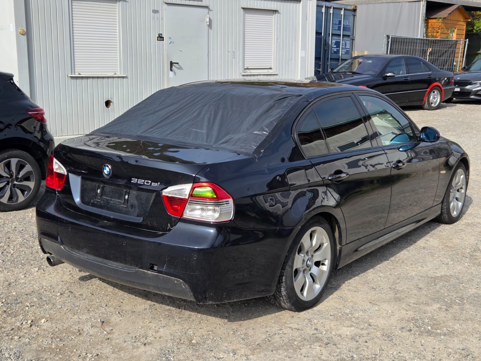 BMW 320si-image-5
