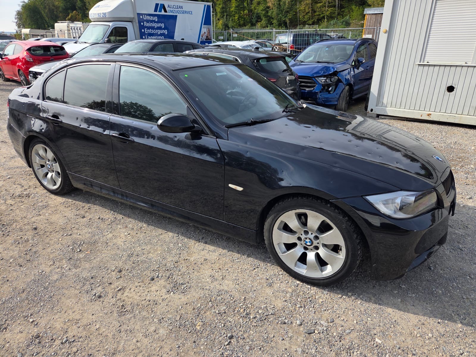 BMW 320si-image-3