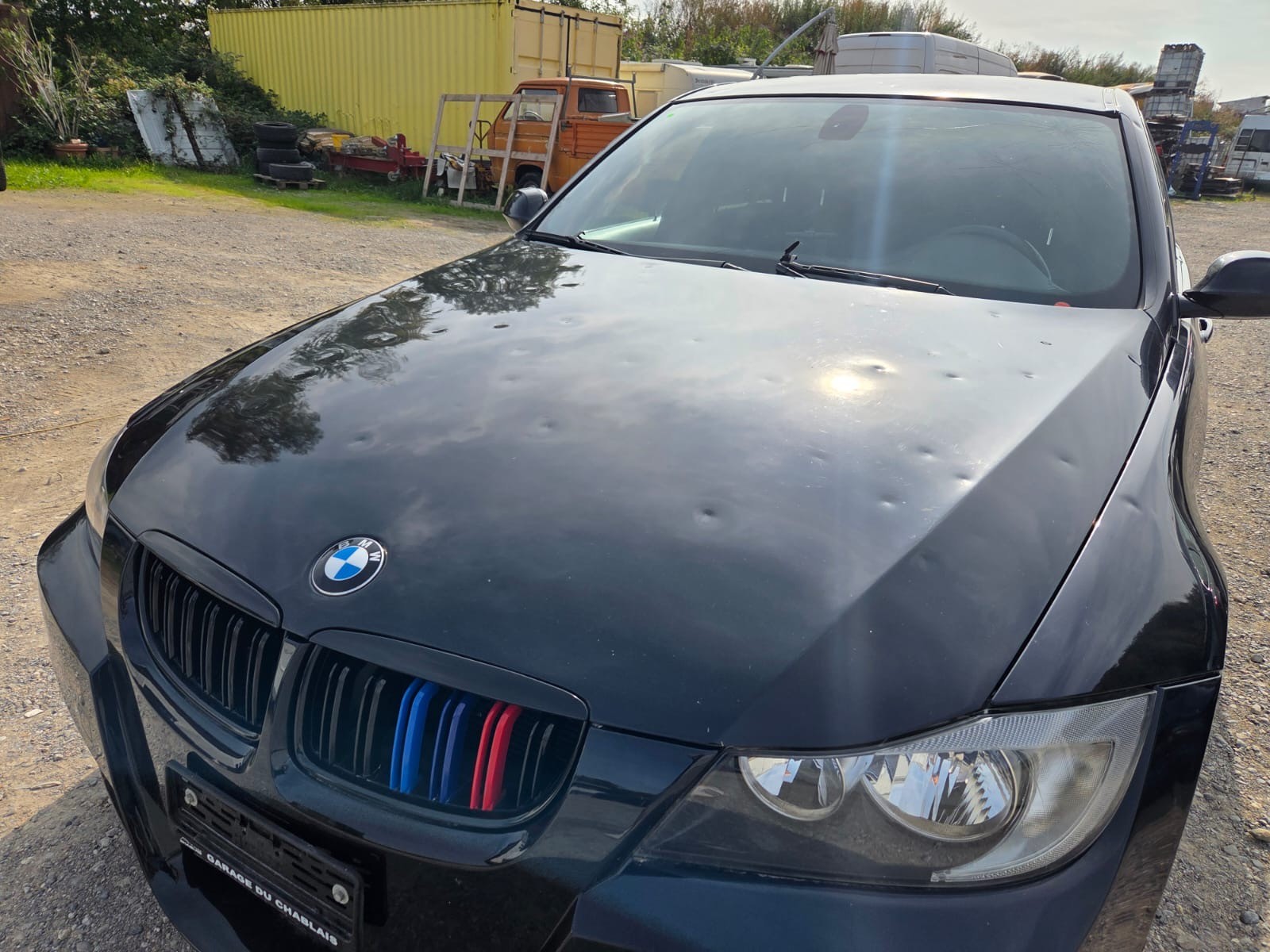 BMW 320si-image-1